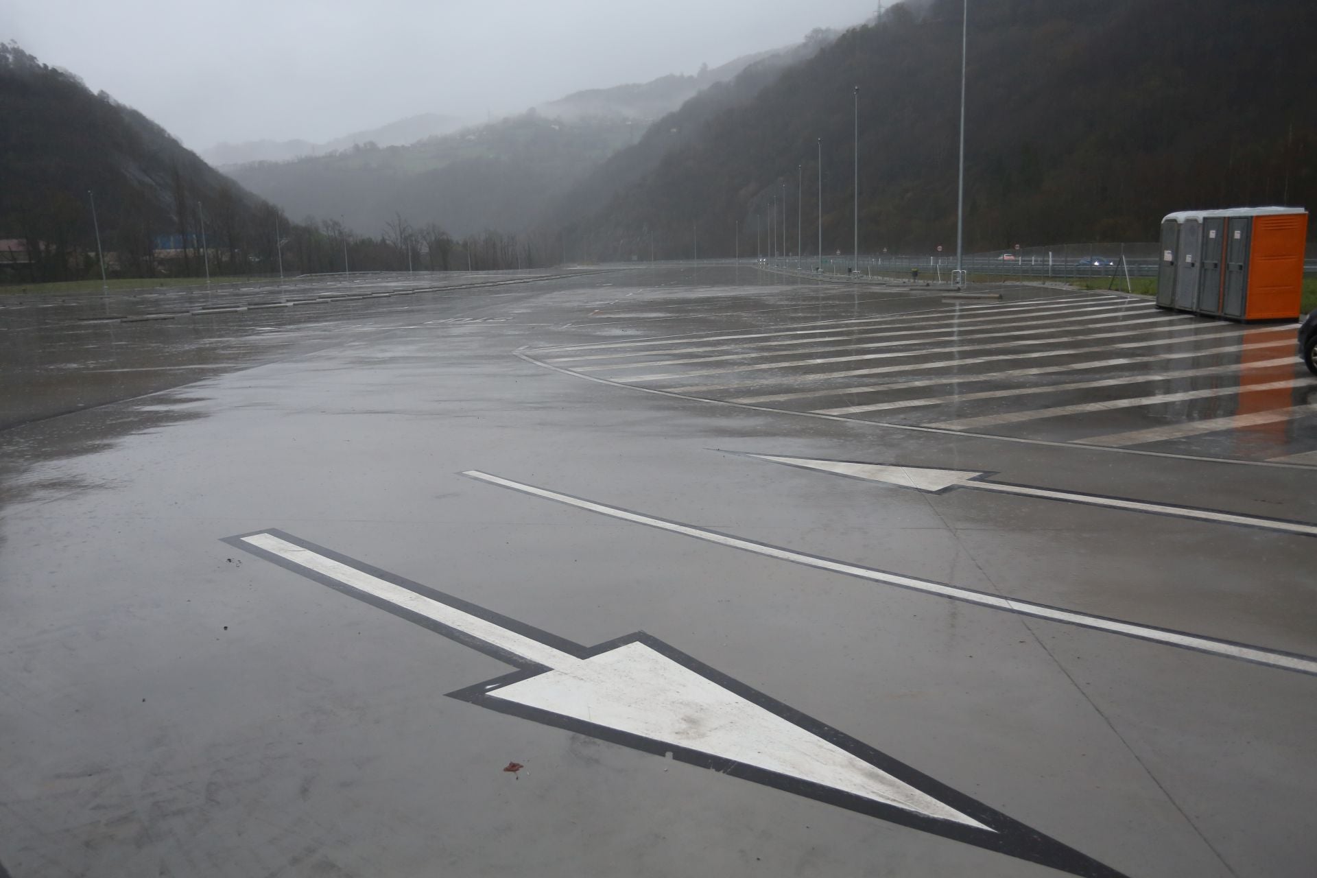 Nieve, lluvia y mucho frío en lo peor del temporal en Asturias