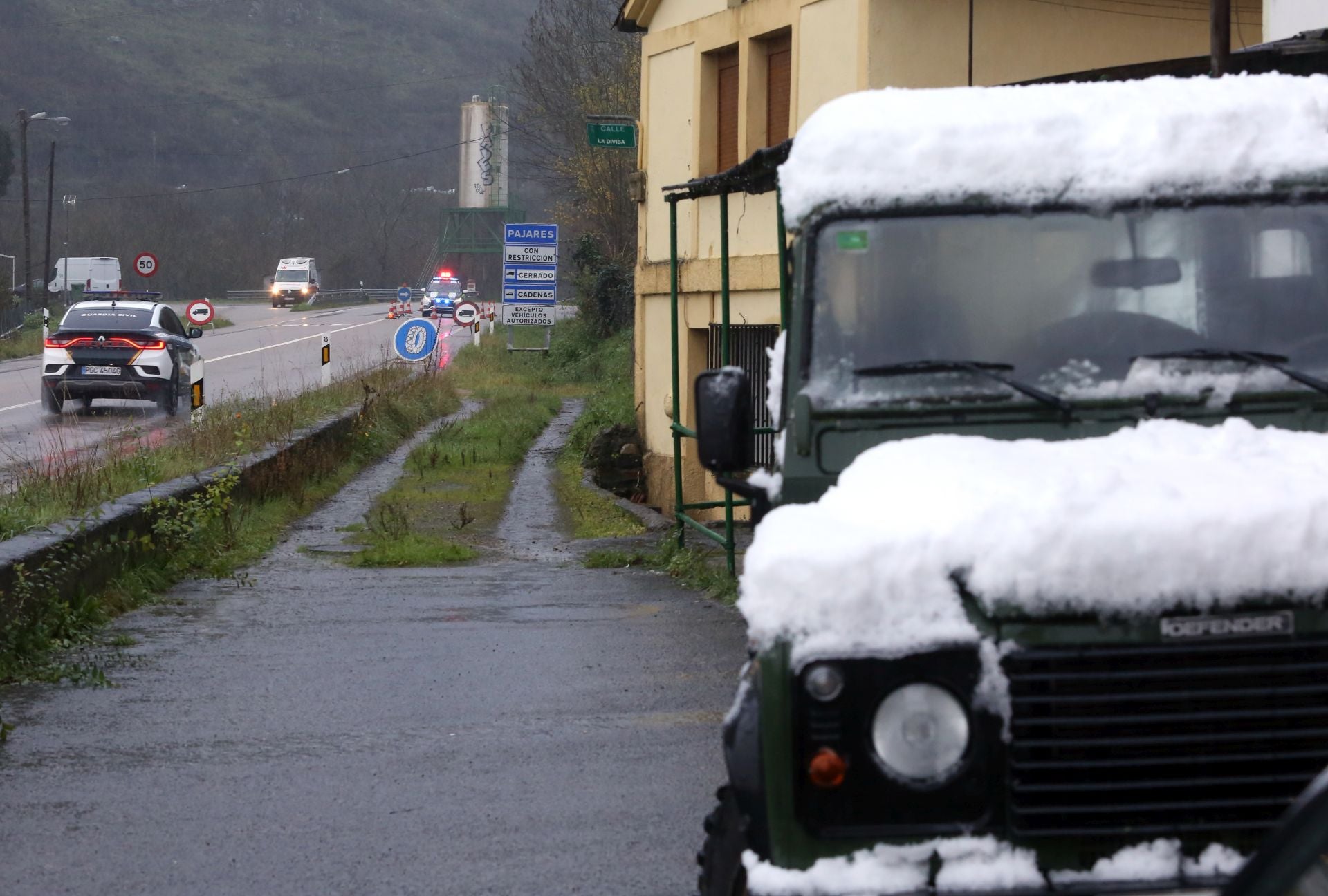 Nieve, lluvia y mucho frío en lo peor del temporal en Asturias