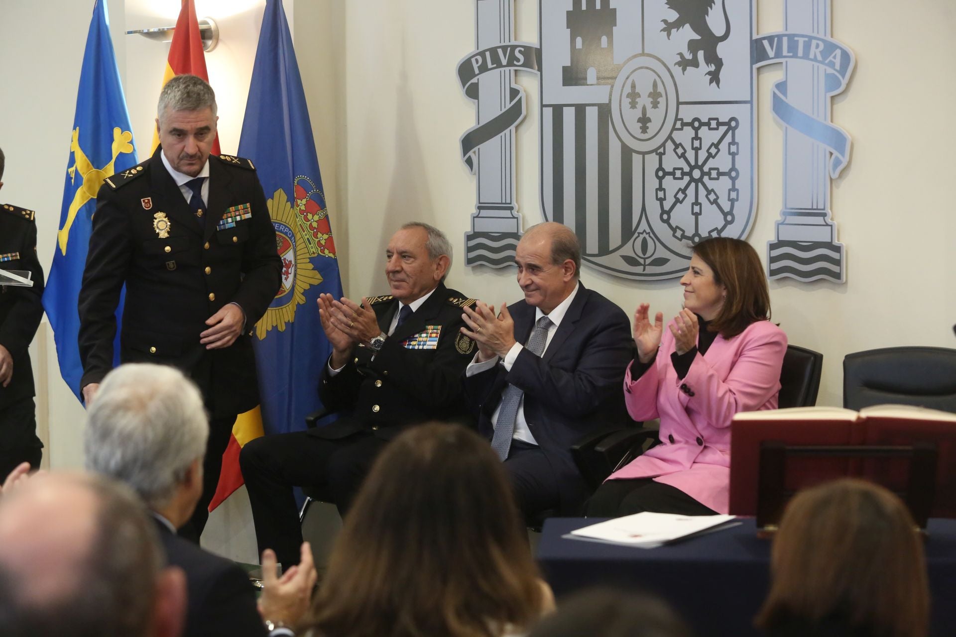 El nuevo jefe superior de la Policía Nacional de Asturias jura su cargo