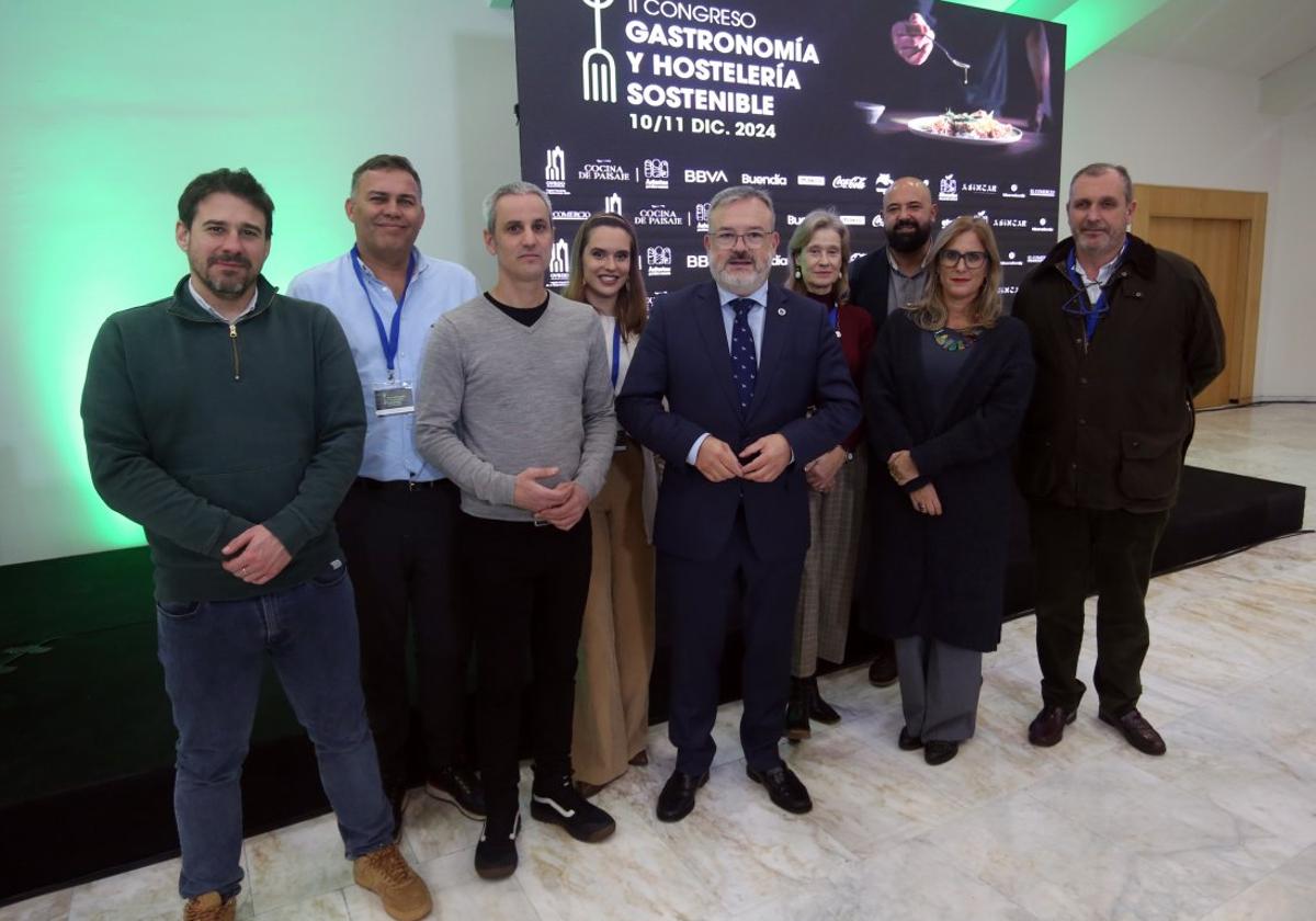 Javier Estévez, Víctor Lugo, Bruno de Lucas, Joana Willinska, Alfredo García Quintana, María Sande, Miguel Llano, Lara Martínez y Marcos Grana, en el inicio del II Congreso de Gastronomía y Hostelería Sostenible.