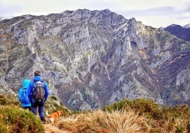 Ruta de montaña en Ponga.