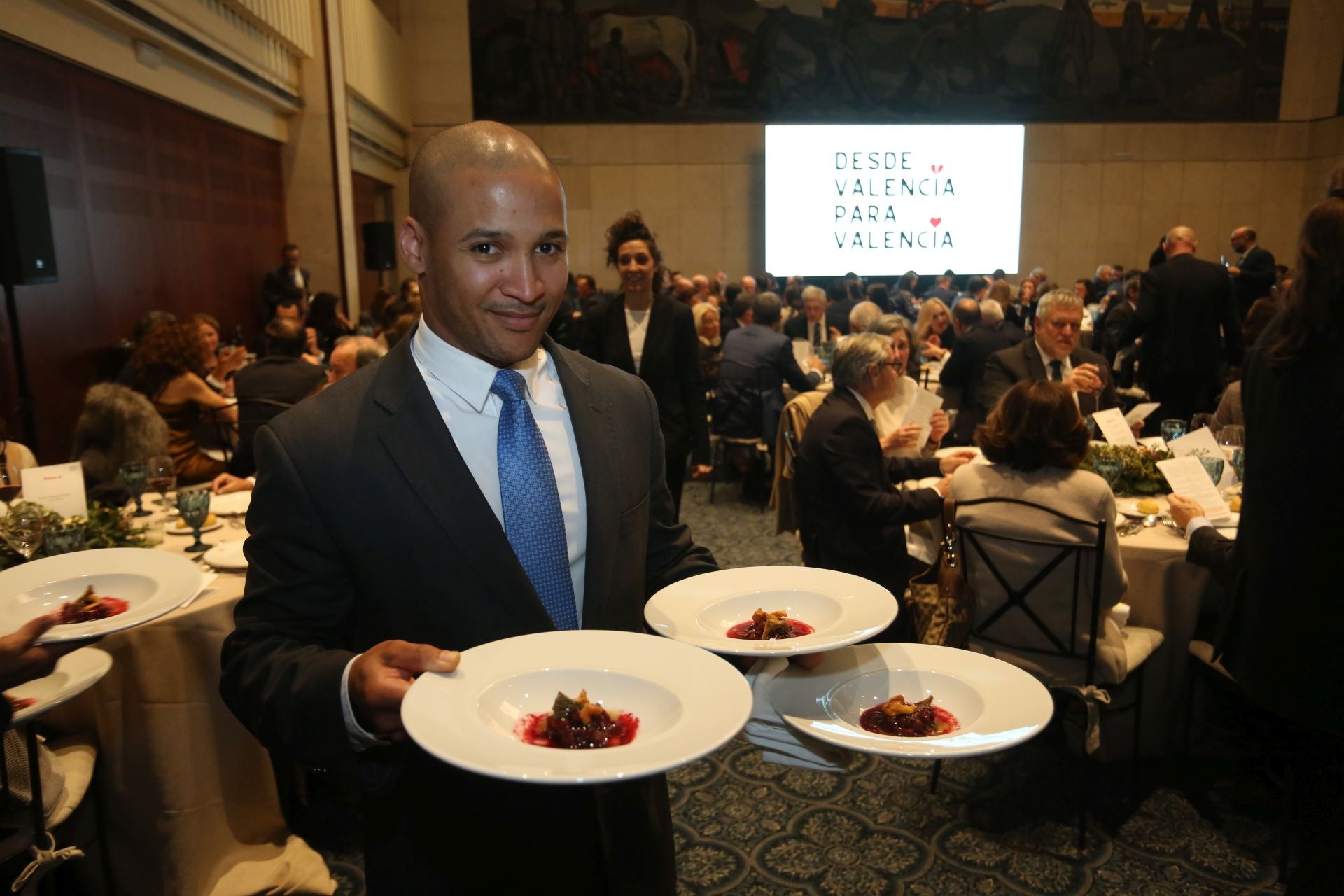 La cena solidaria &#039;Desde Asturias para Valencia&#039;, en imágenes