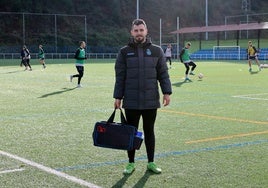 Jacobo López, en el campo de entrenamiento de La Toba.