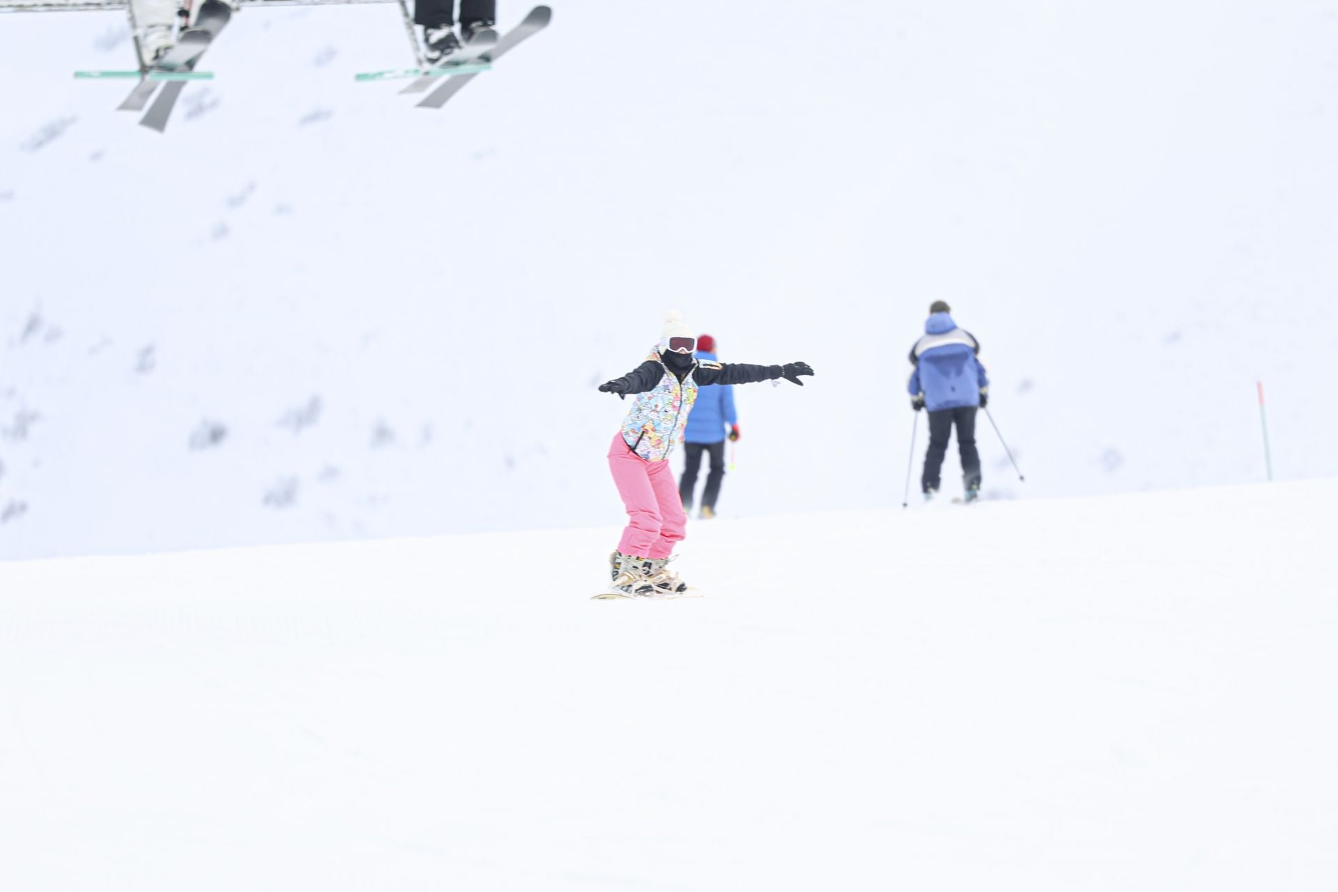 Llenazo en el primer fin de semana de esquí en Asturias