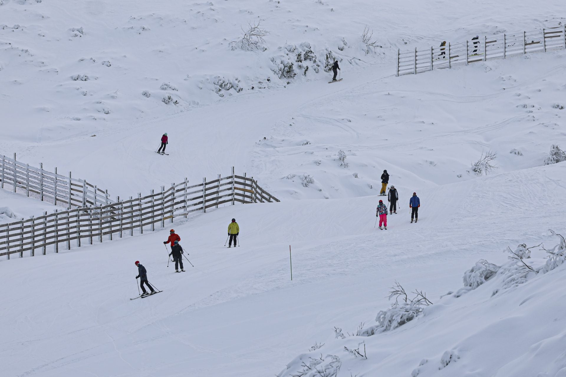 Llenazo en el primer fin de semana de esquí en Asturias