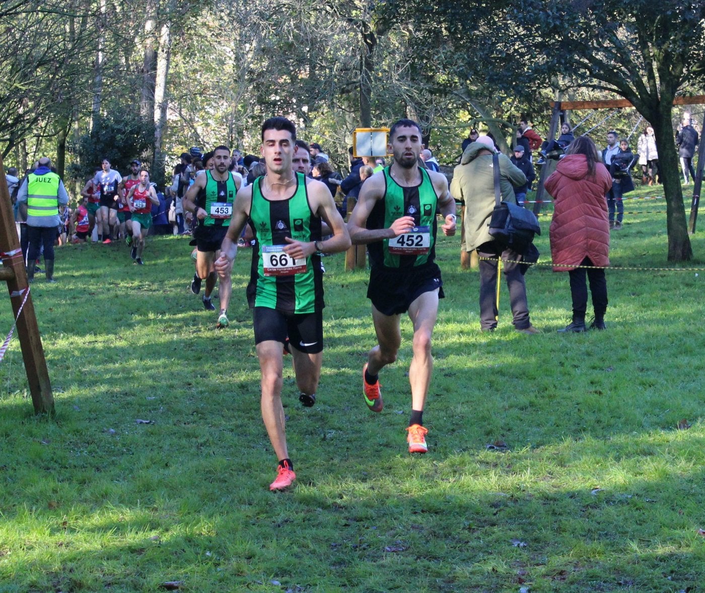 David Alfonso y Juan Ángel Martínez, primero y segundo clasificados, al inicio de la prueba.