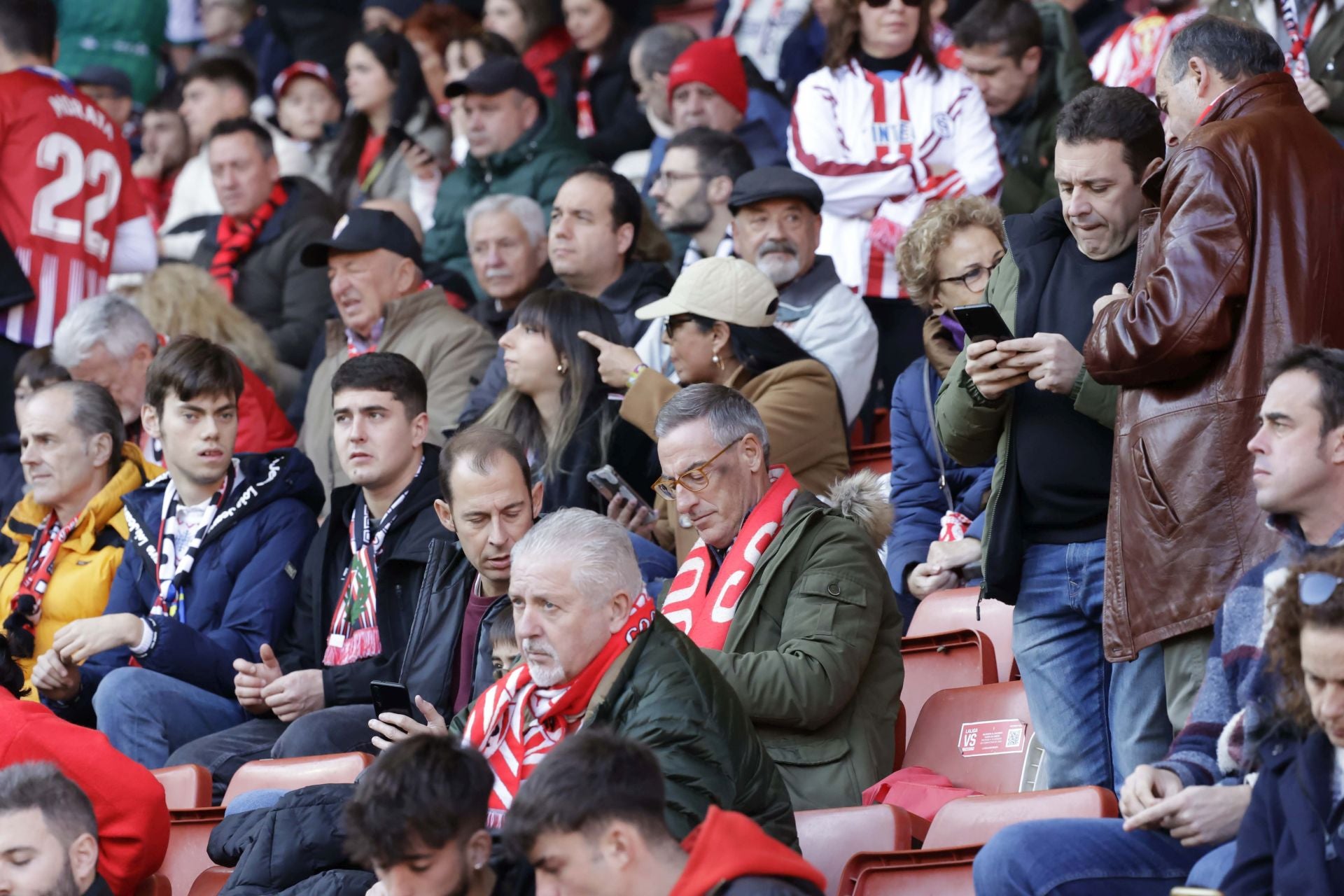 ¿Estuviste en el Sporting de Gijón - Racing de Ferrol? ¡Búscate en las fotos!