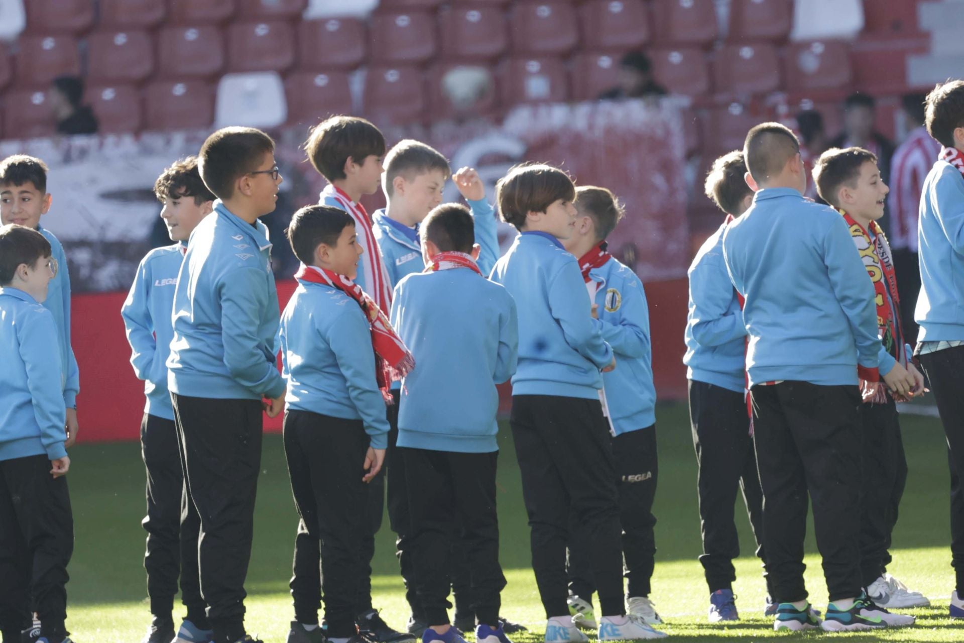 ¿Estuviste en el Sporting de Gijón - Racing de Ferrol? ¡Búscate en las fotos!