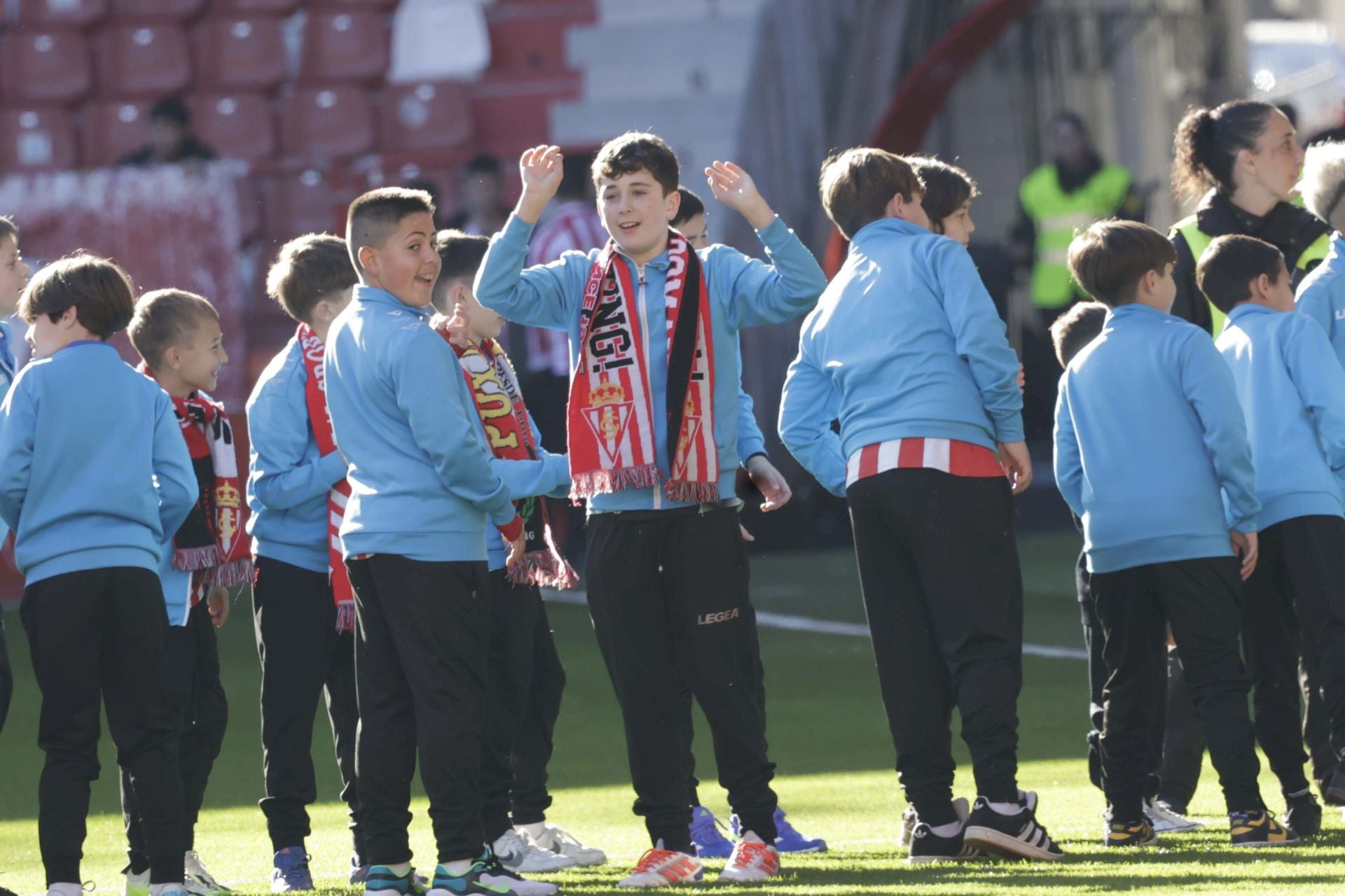 ¿Estuviste en el Sporting de Gijón - Racing de Ferrol? ¡Búscate en las fotos!