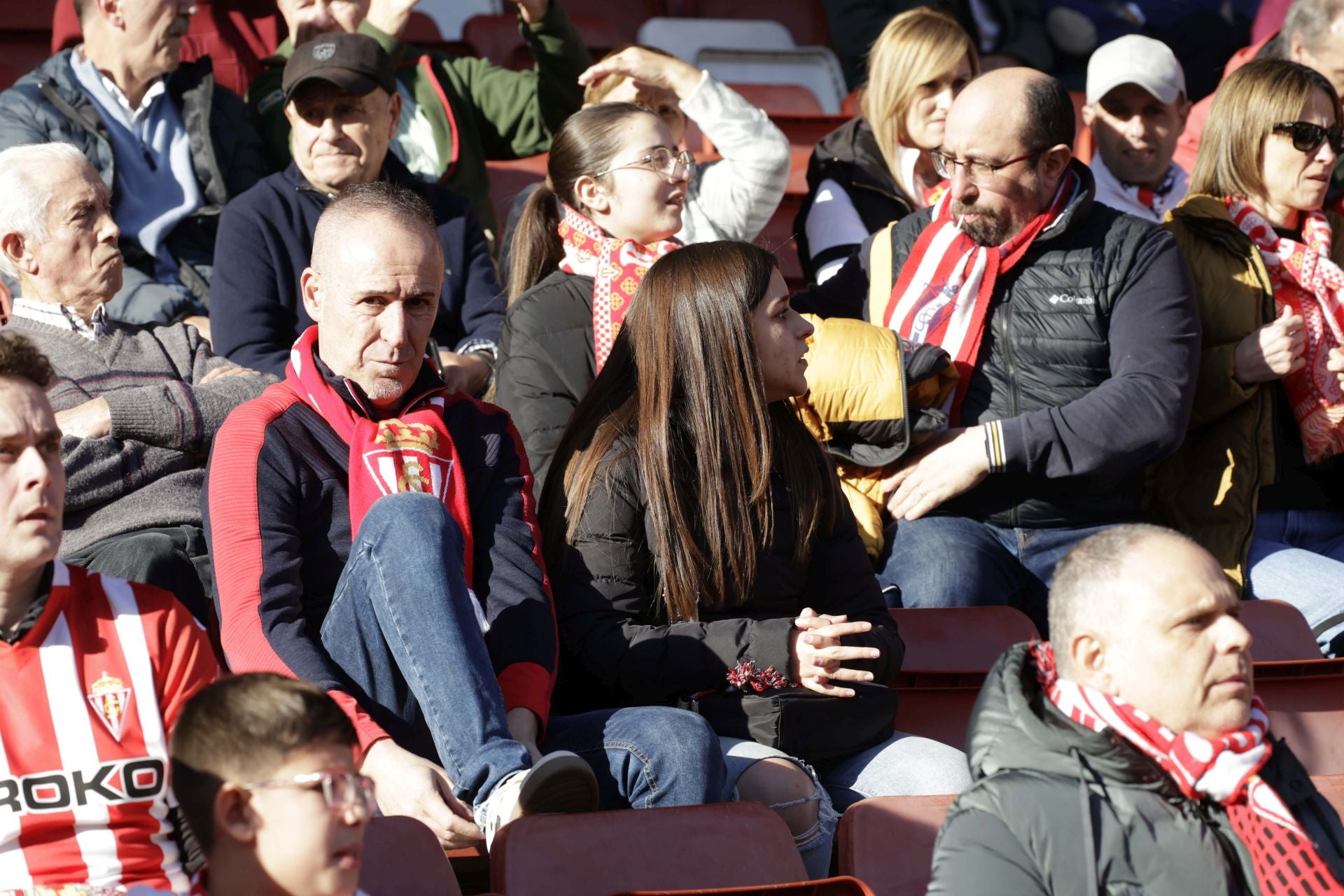 ¿Estuviste en el Sporting de Gijón - Racing de Ferrol? ¡Búscate en las fotos!