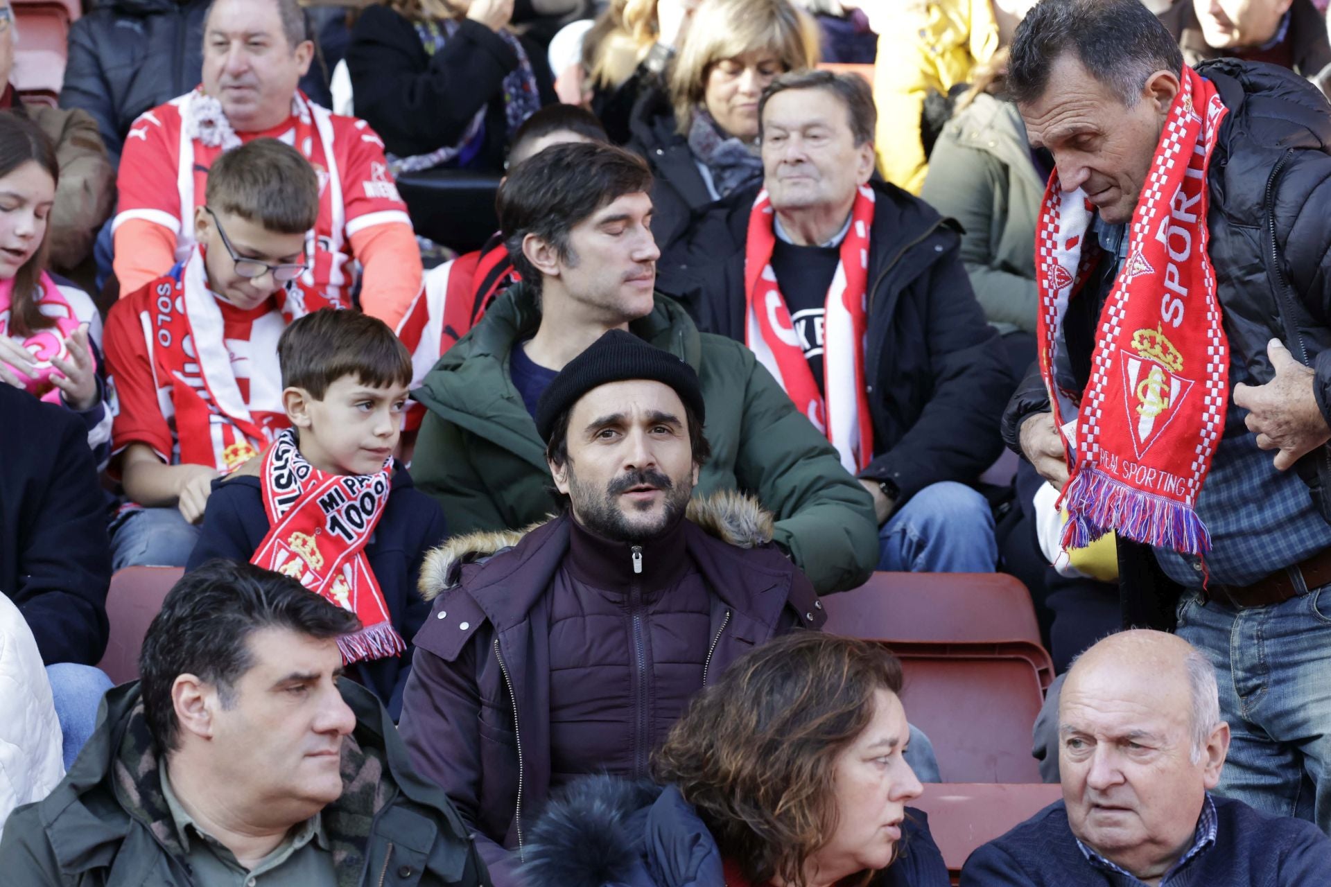 ¿Estuviste en el Sporting de Gijón - Racing de Ferrol? ¡Búscate en las fotos!