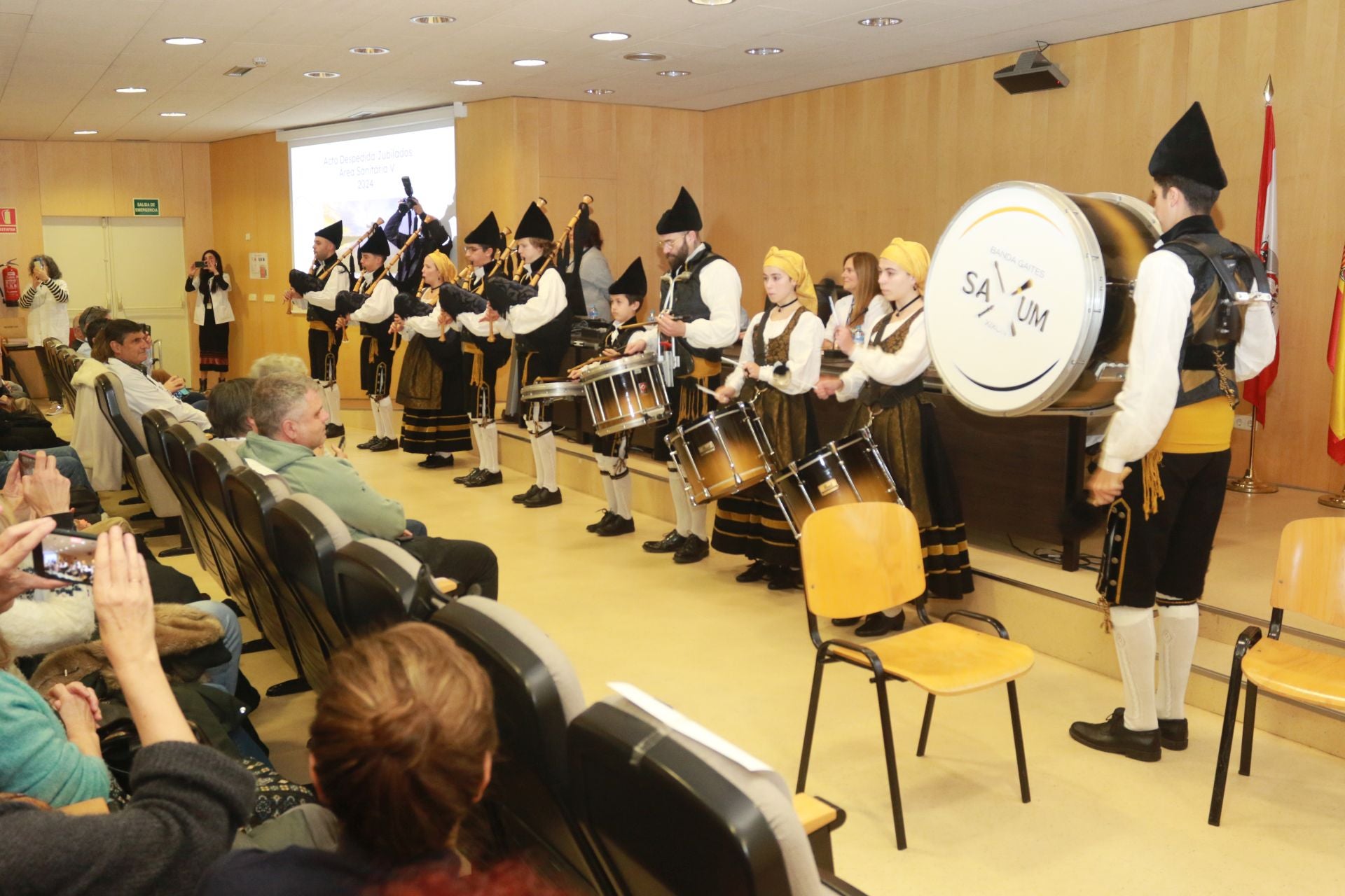 Homenaje a los profesionales del Área Sanitaria V que se jubilan