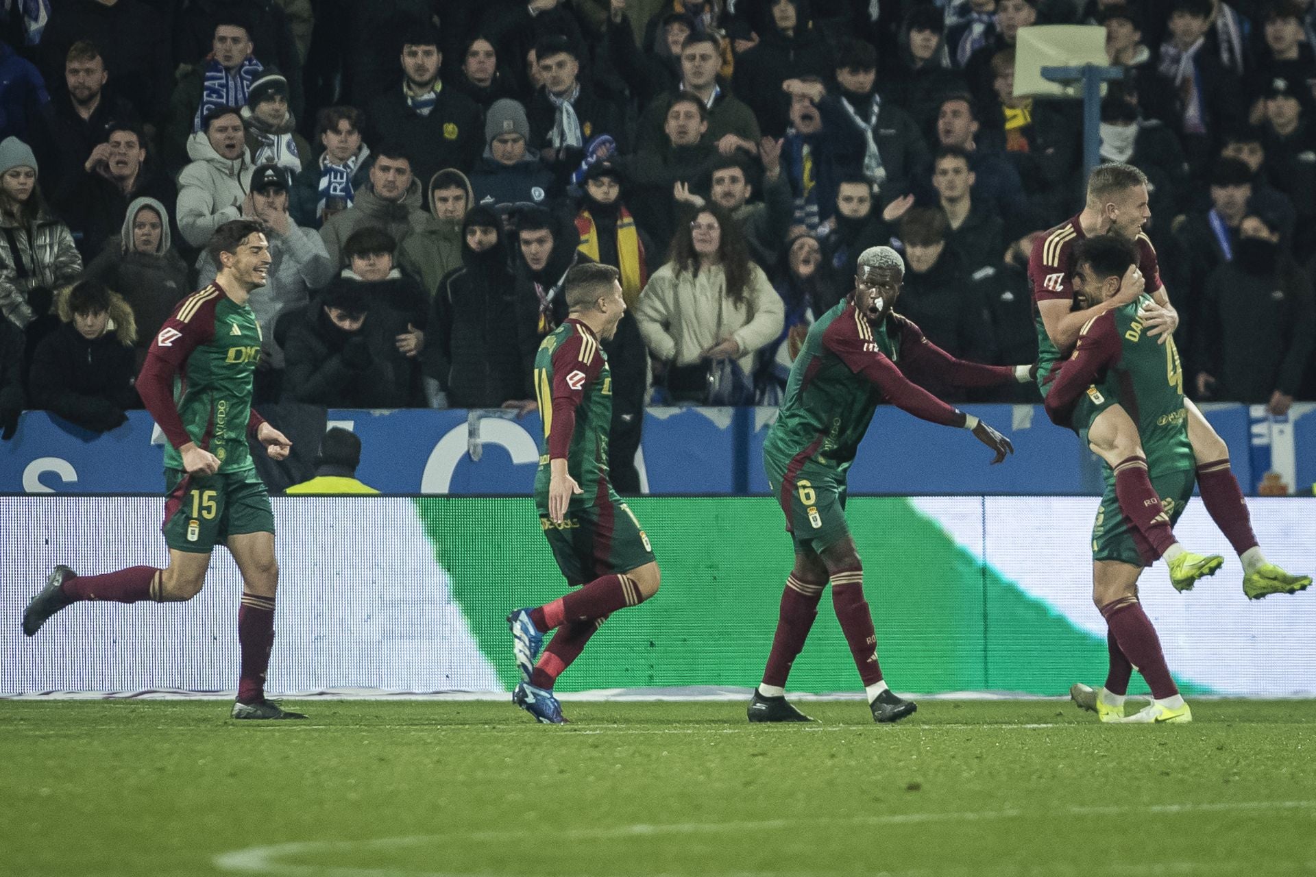 Las mejores imágenes del Real Zaragoza - Real Oviedo