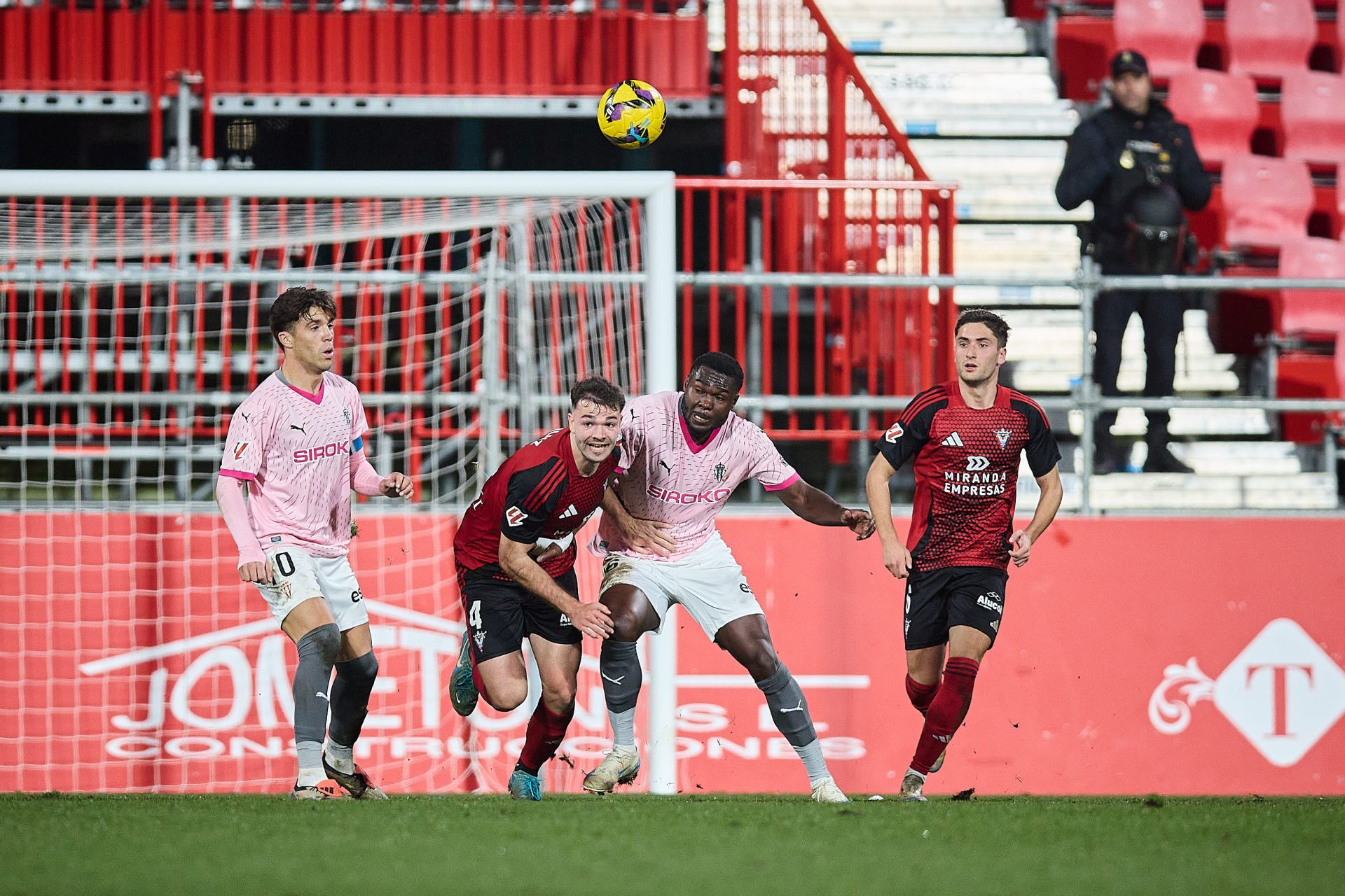 Las mejores imágenes del Mirandés 1 - 1 Sporting de Gijón