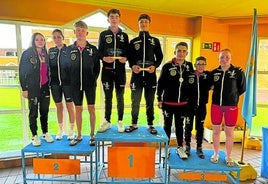 Nadadores de Las Anclas en el Campeonato de Asturias.