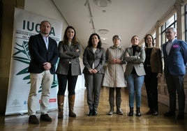 Por la izquierda, Mario Fraga, Cristina González Morán, Irene Díaz, Yolanda Calero, Ana Gutiérrez, Victoria González y Carlos Siñeriz.