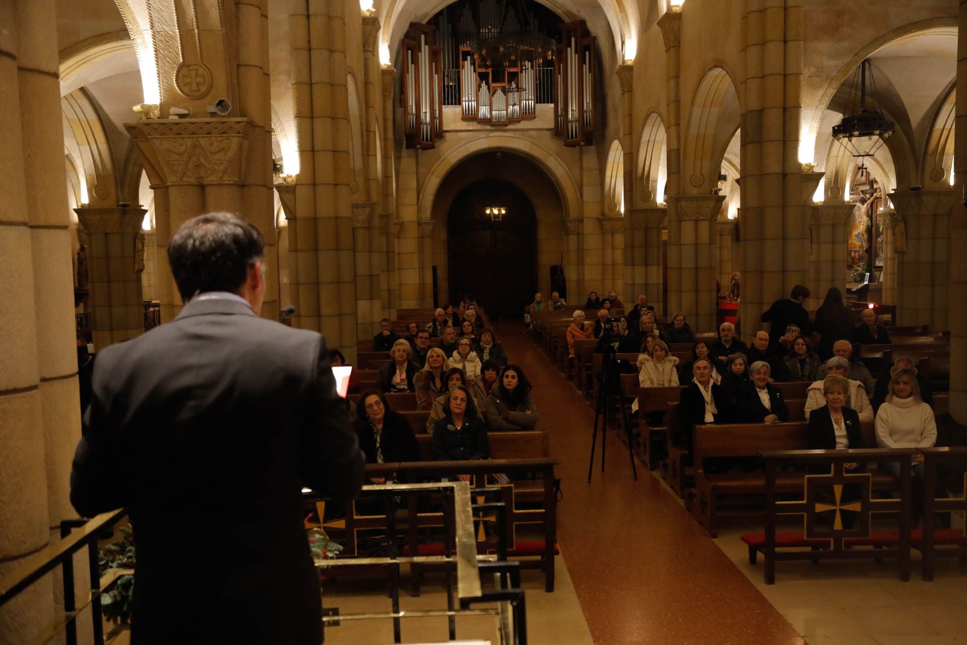 El pregón del acto de Navidad de la Asociación Belenista de Gijón en imágenes