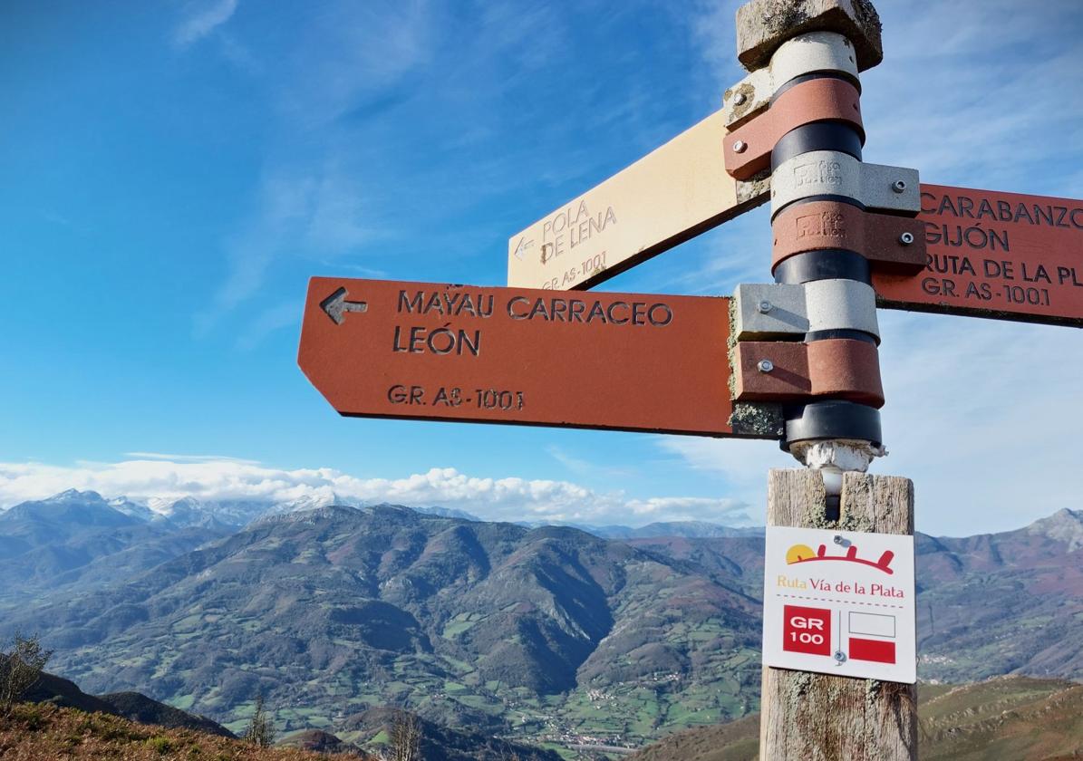 Panorama paisajistico desde la Campa Espines, a medio camino de esta ruta a los Megalitos del Padrún