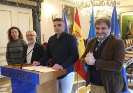 Cristina Pontón, Gaspar Llamazares, Iván Álvarez y Alejandro Suárez, comparecieron ayer tras el pacto alcanzado con el PP.