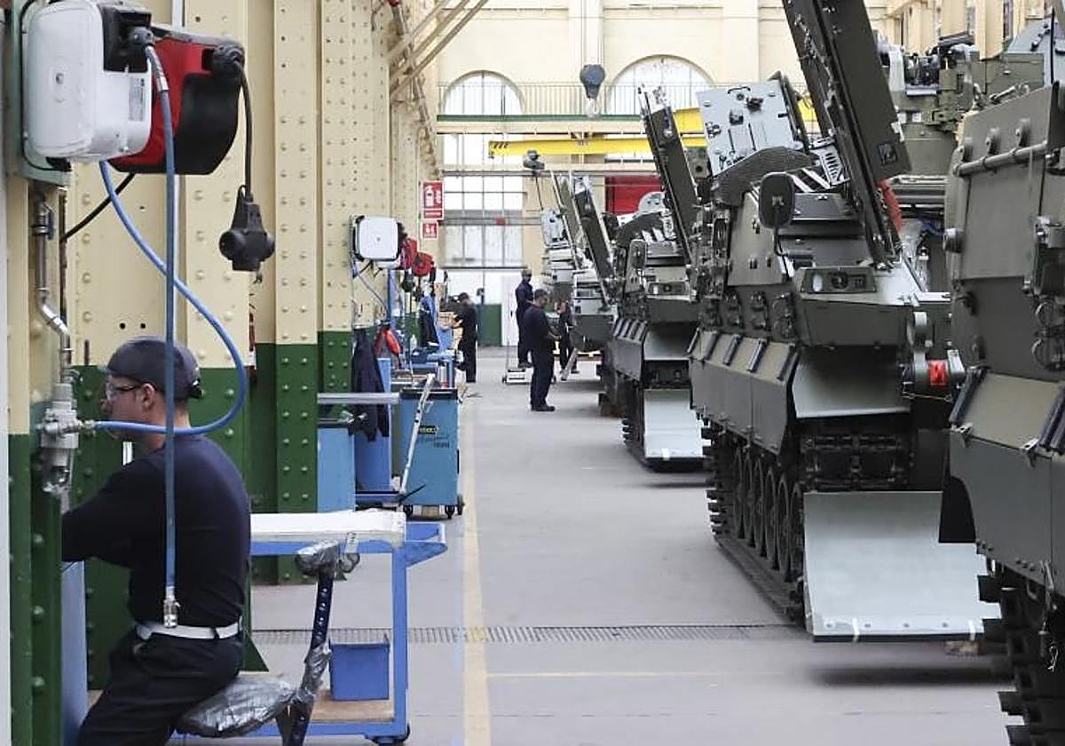 Blindados 8x8 en la fábrica de armas de Trubia.