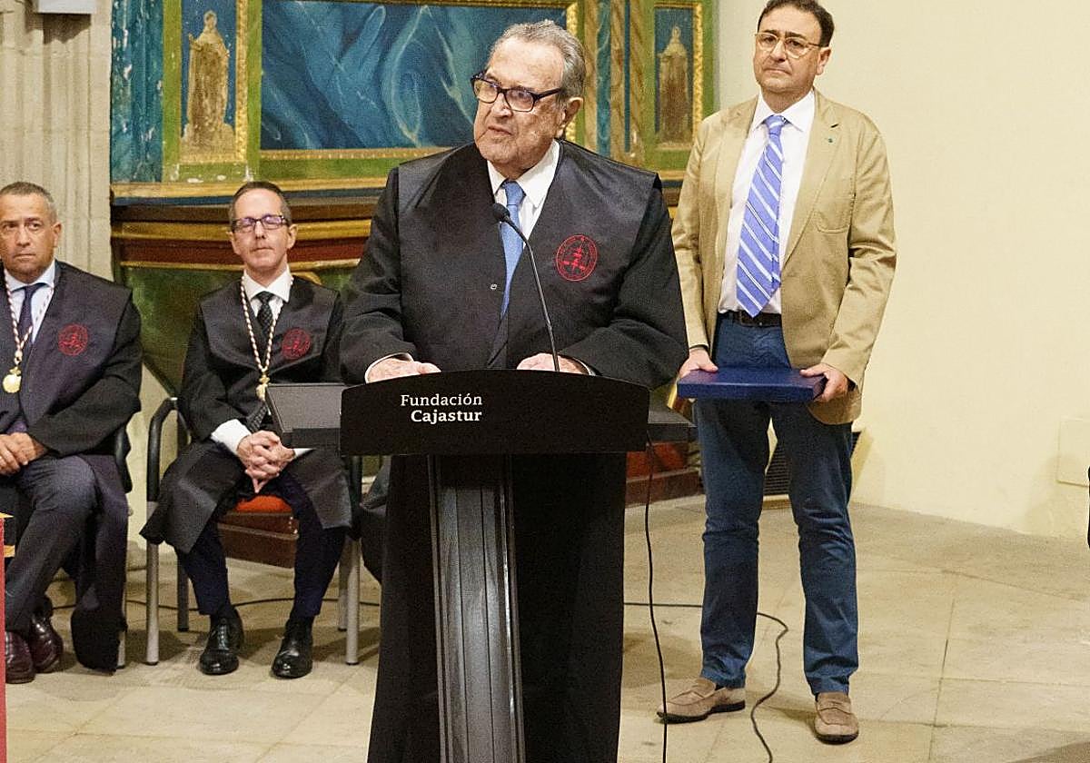 Faustino Martínez en el acto de entrega de distinciones del Colegio de Abogados de Gijón en 2022.