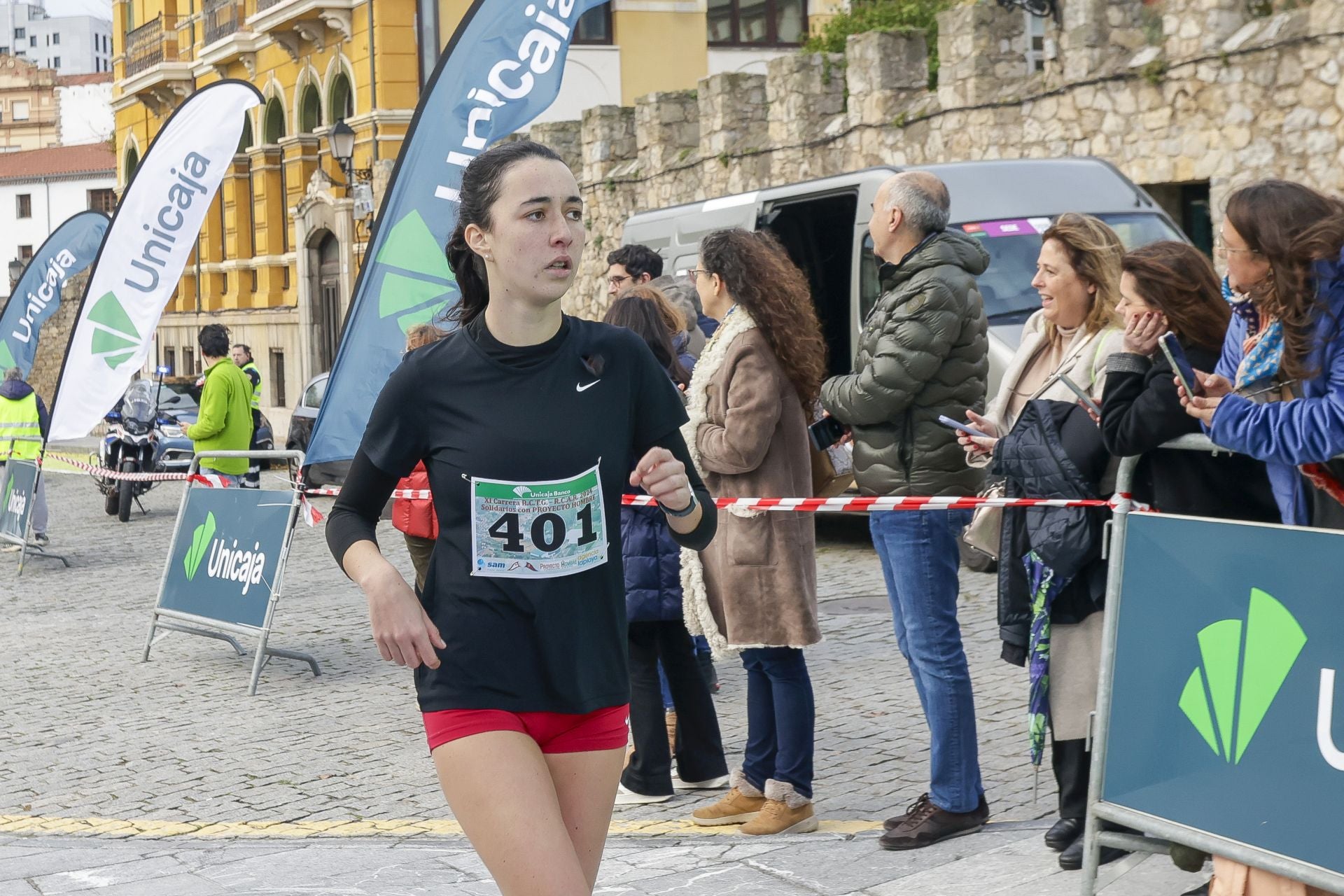 La carrera entre el club de Tenis y el club de Regatas de Gijón, en imágenes