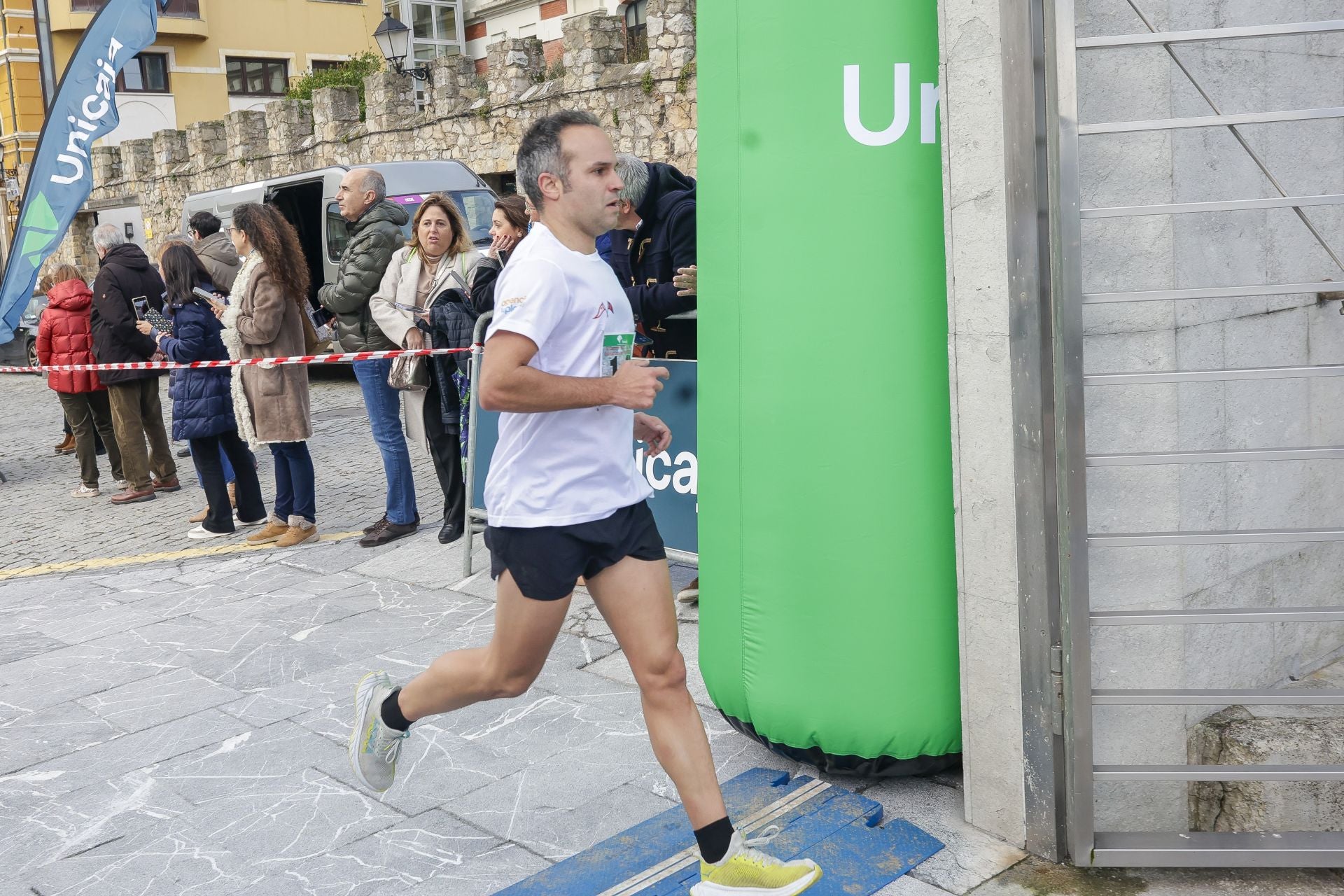 La carrera entre el club de Tenis y el club de Regatas de Gijón, en imágenes