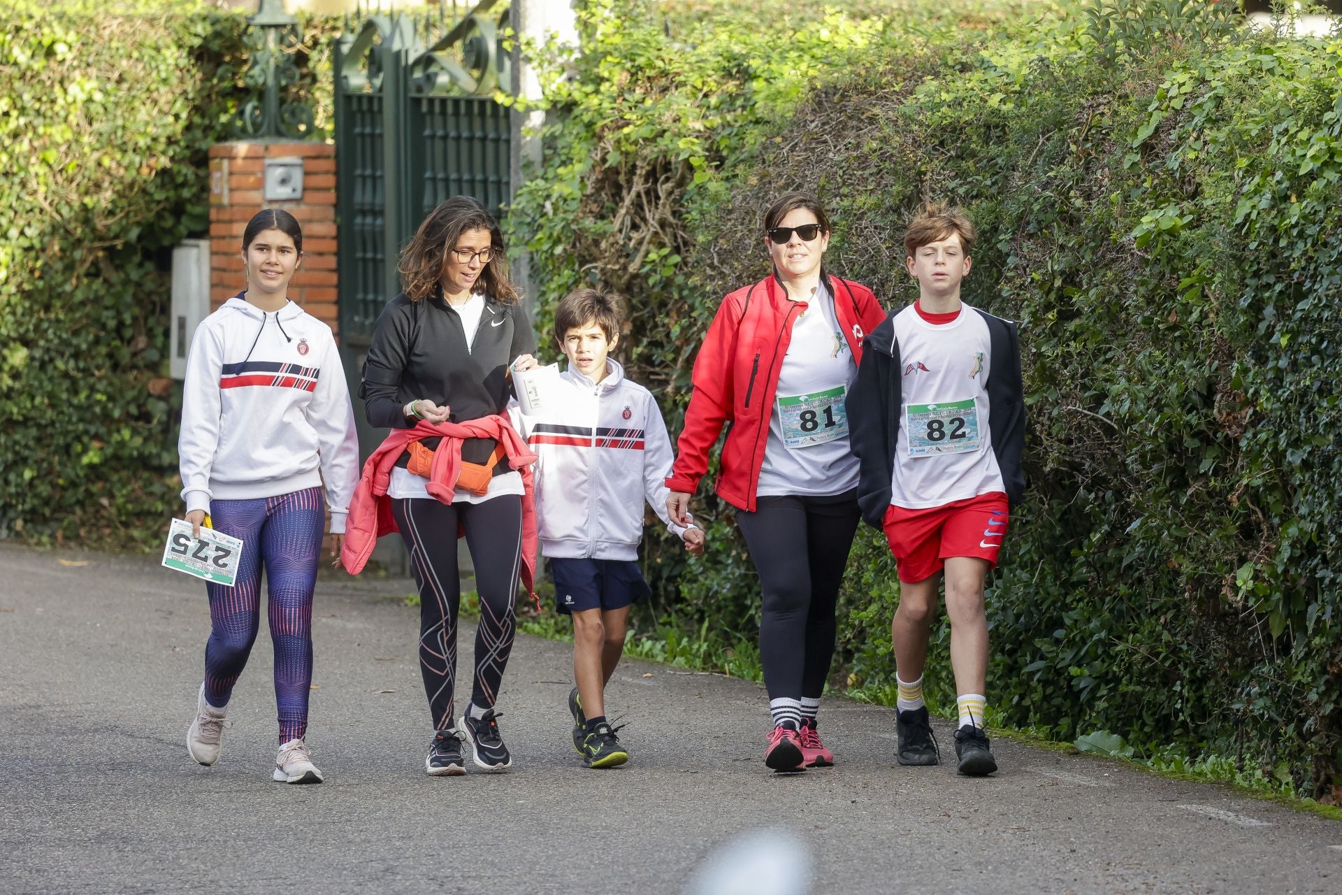 La carrera entre el club de Tenis y el club de Regatas de Gijón, en imágenes