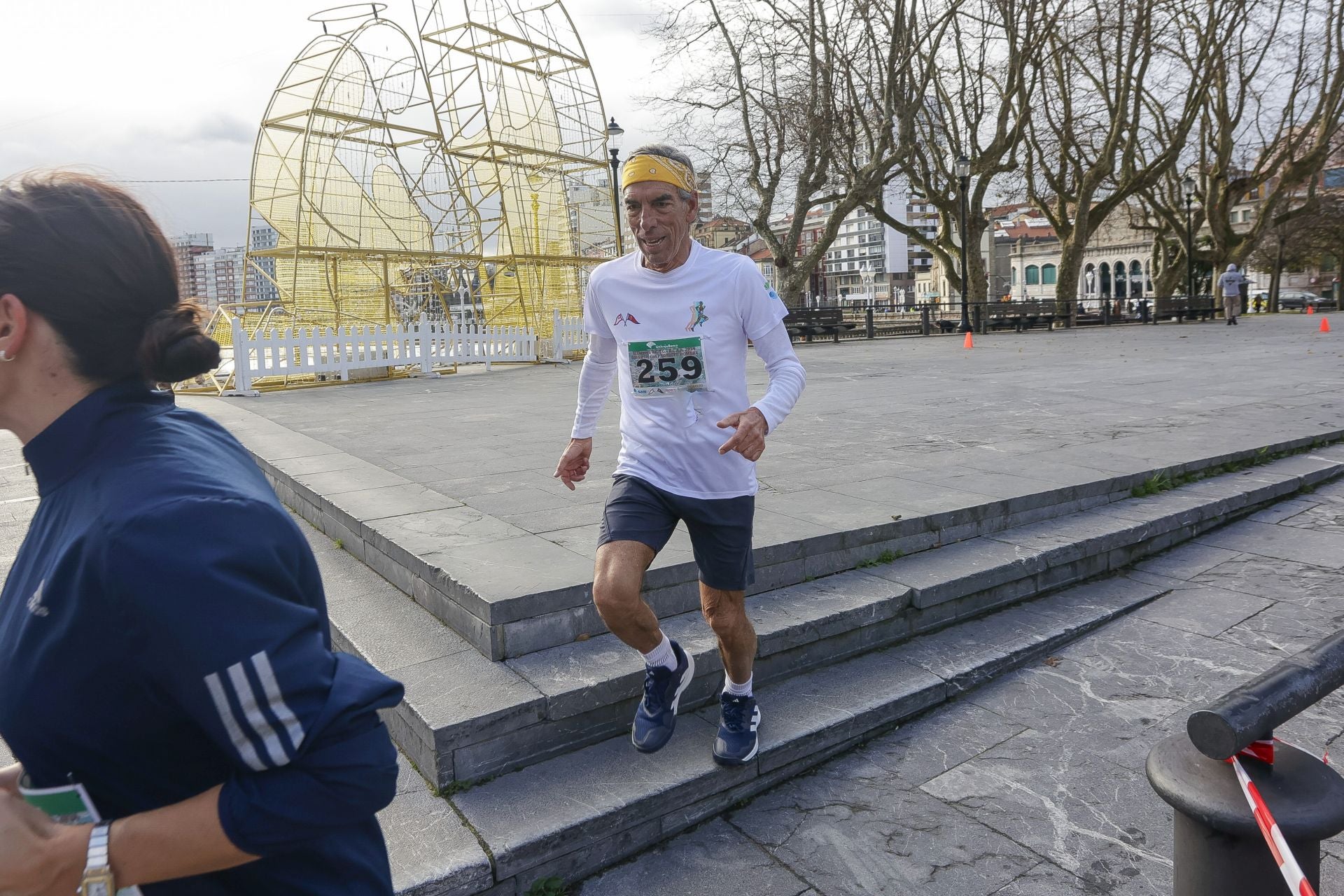 La carrera entre el club de Tenis y el club de Regatas de Gijón, en imágenes