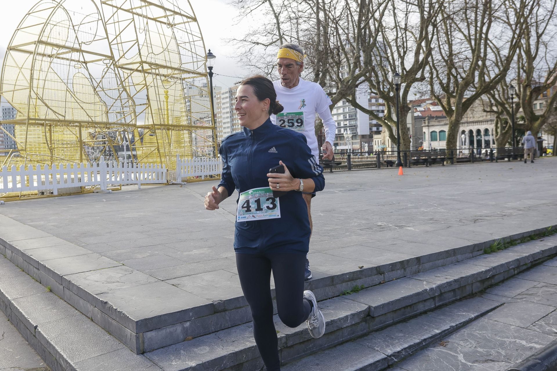 La carrera entre el club de Tenis y el club de Regatas de Gijón, en imágenes