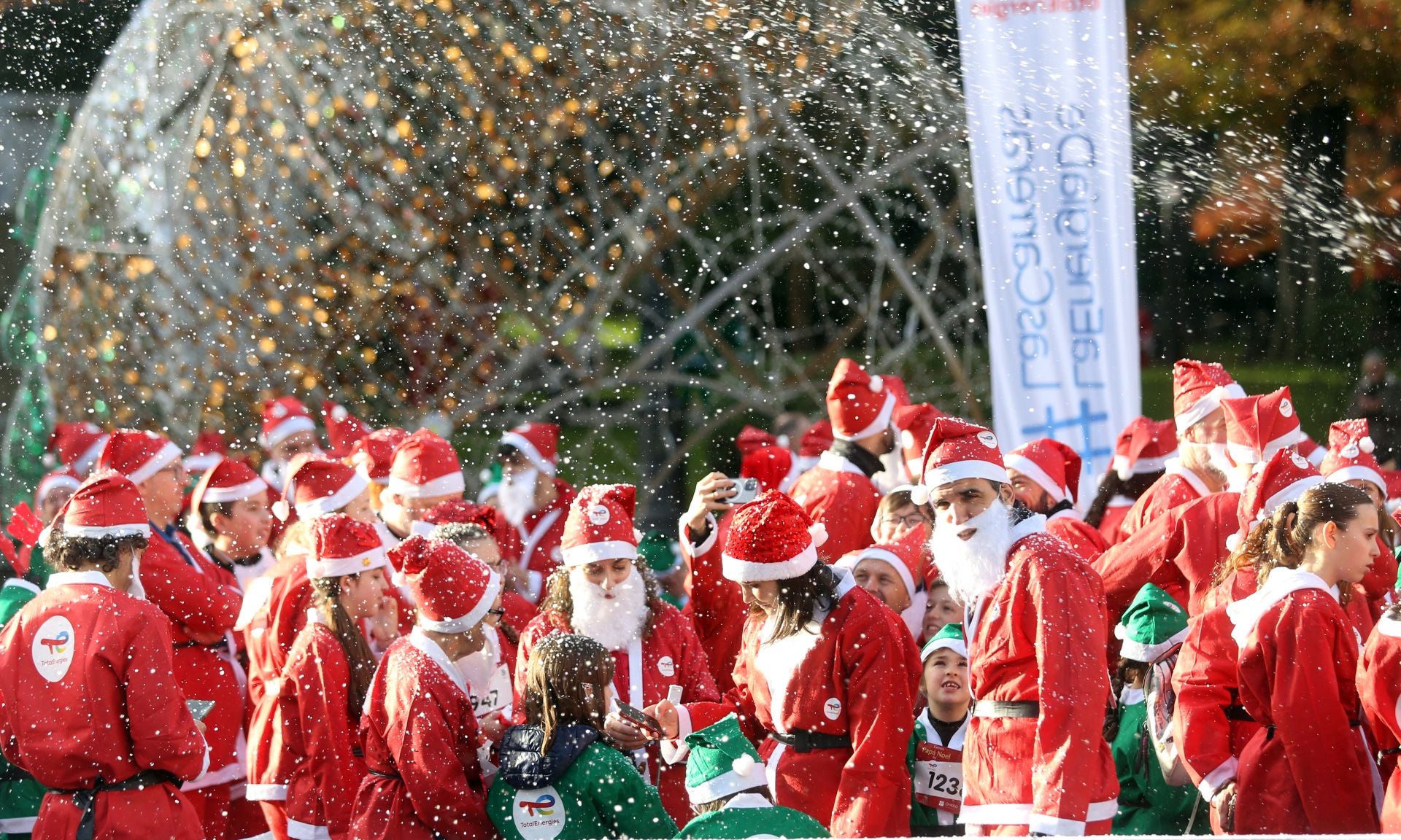 Las imágenes de la Carrera de Papá Noel en Oviedo