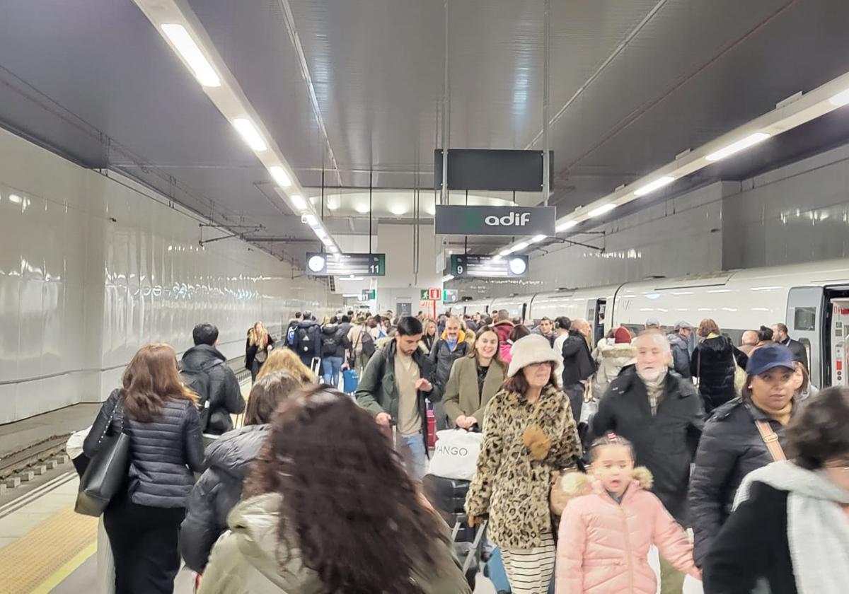 Nuevo caos en los trenes Asturias-Madrid: centenares de afectados