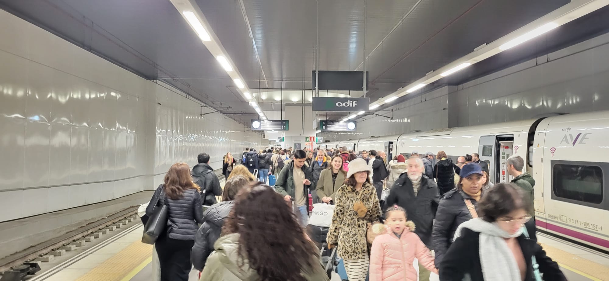 Nuevo caos en los trenes Asturias-Madrid: centenares de afectados