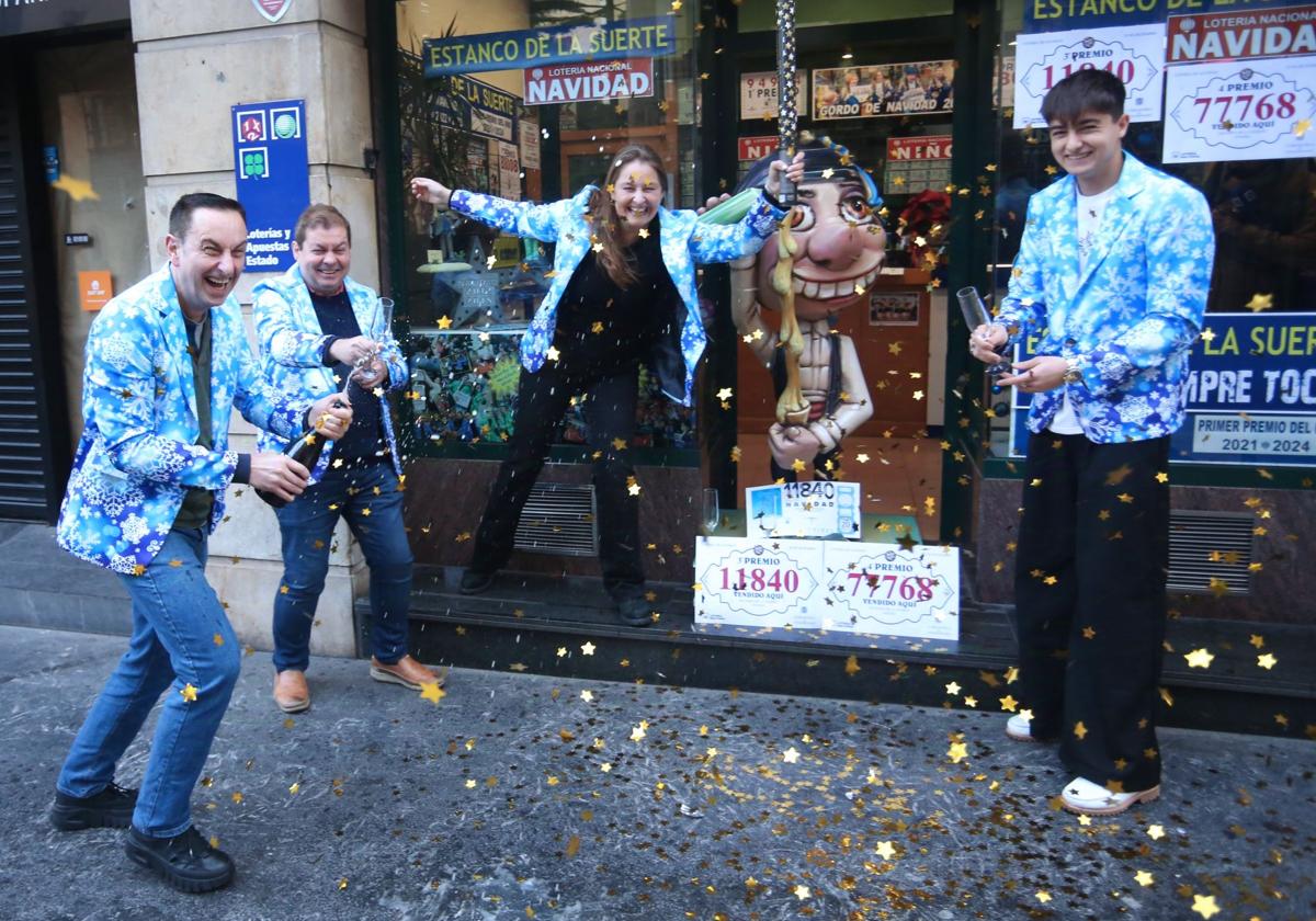 Asturias celebra su pellizco en la Lotería de Navidad 2024: las mejores imágenes