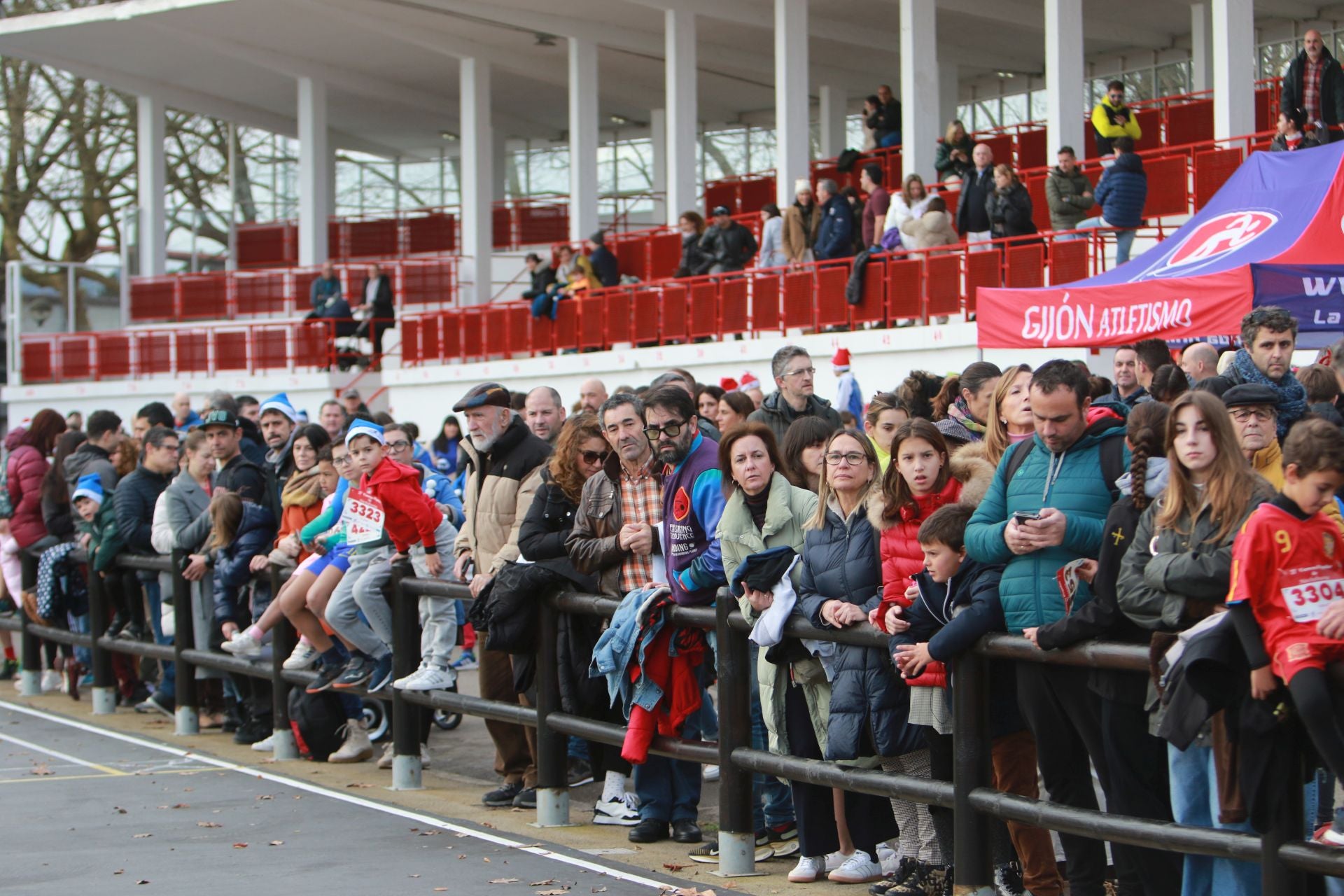 Una carrera mañanera para empezar la Nochebuena en Gijón