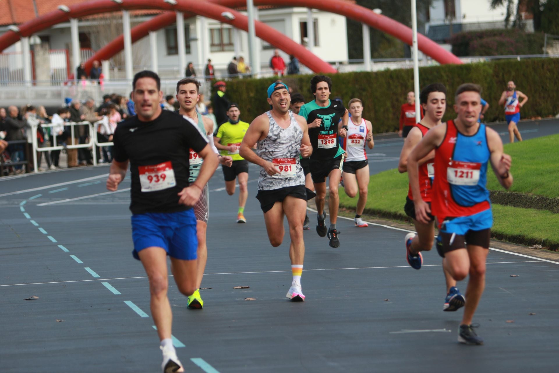 Una carrera mañanera para empezar la Nochebuena en Gijón