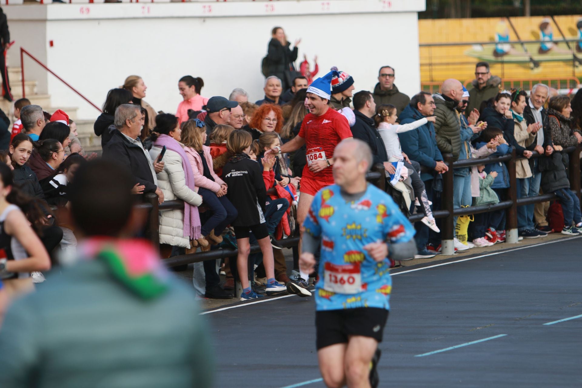 Una carrera mañanera para empezar la Nochebuena en Gijón