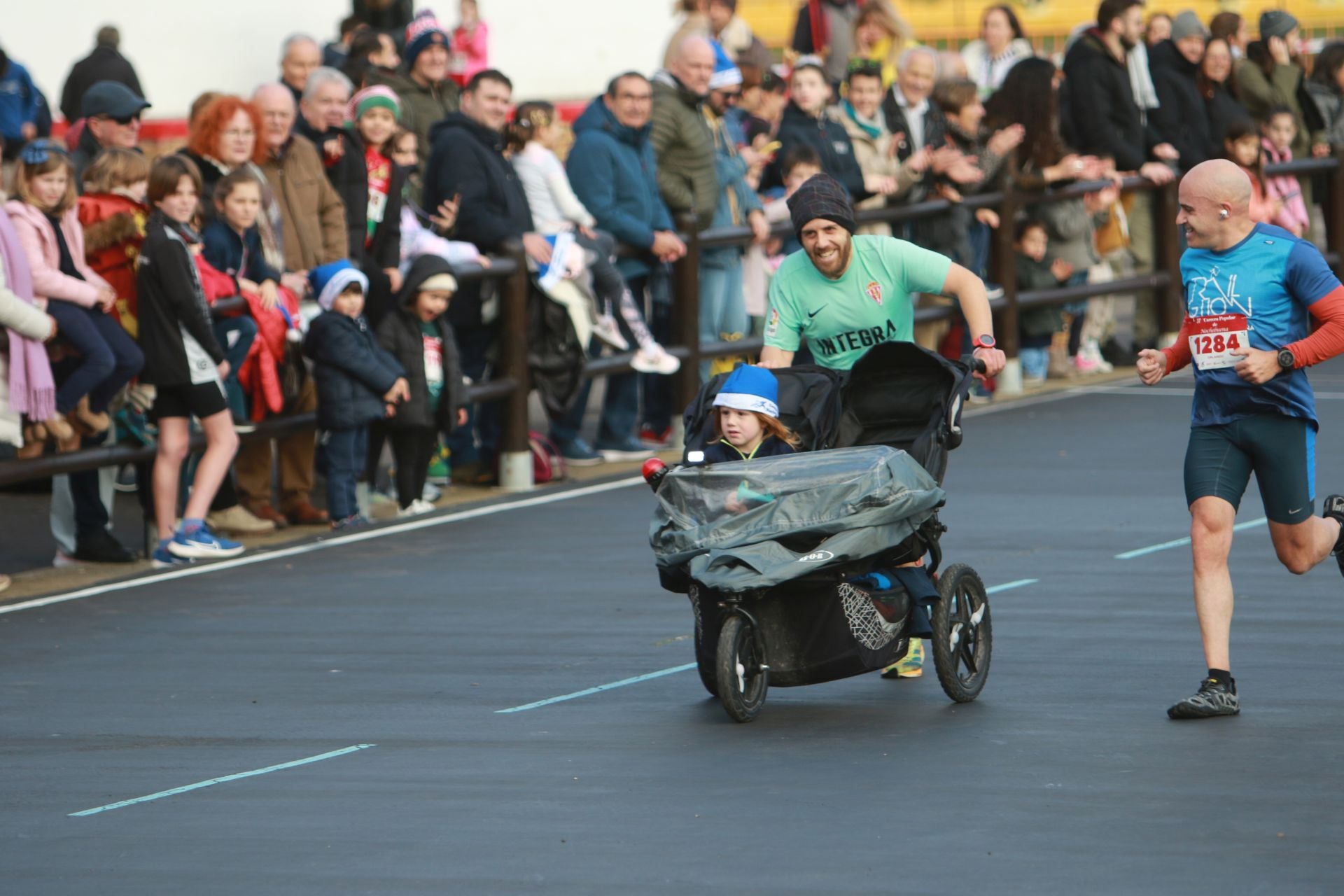 Una carrera mañanera para empezar la Nochebuena en Gijón