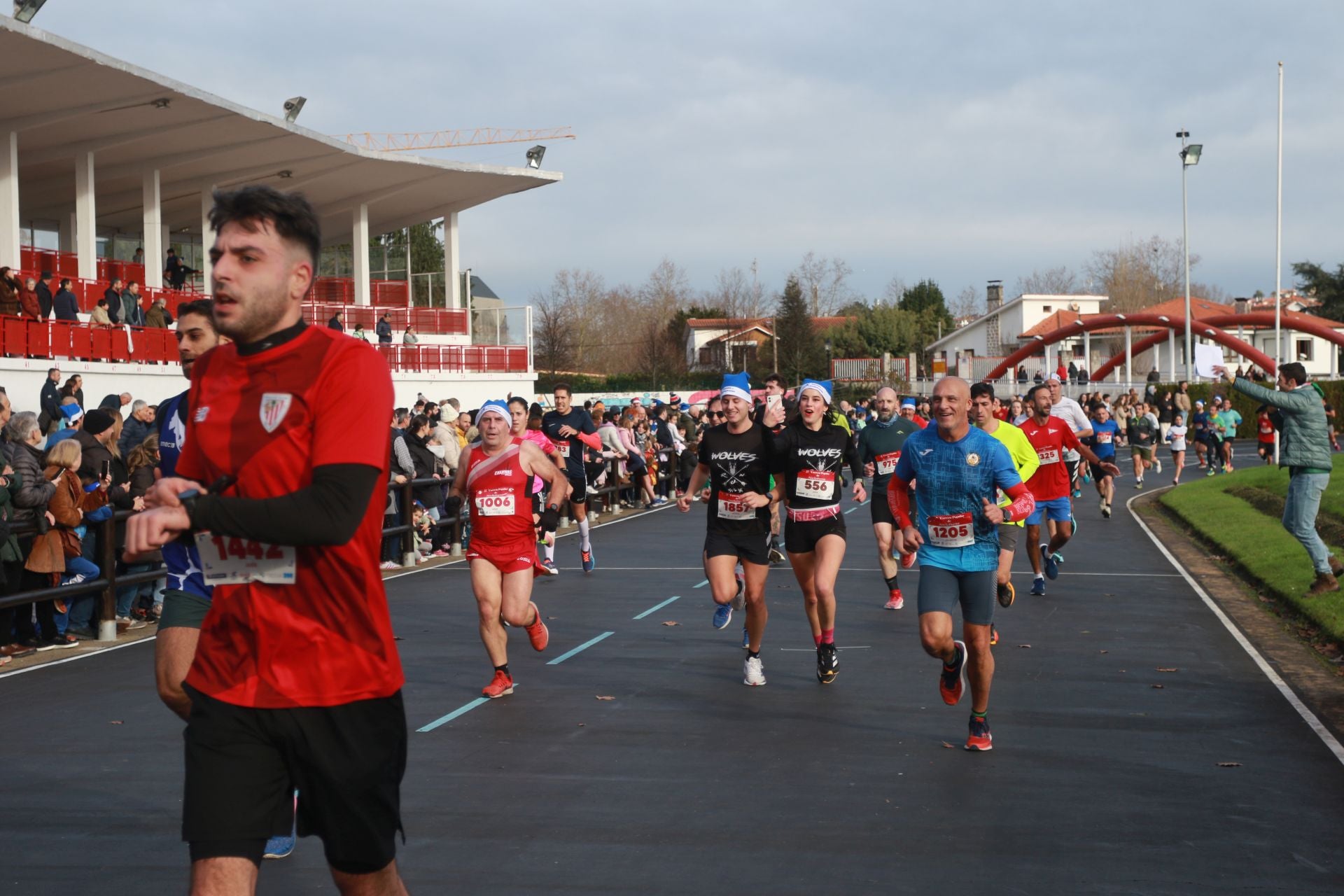 Una carrera mañanera para empezar la Nochebuena en Gijón