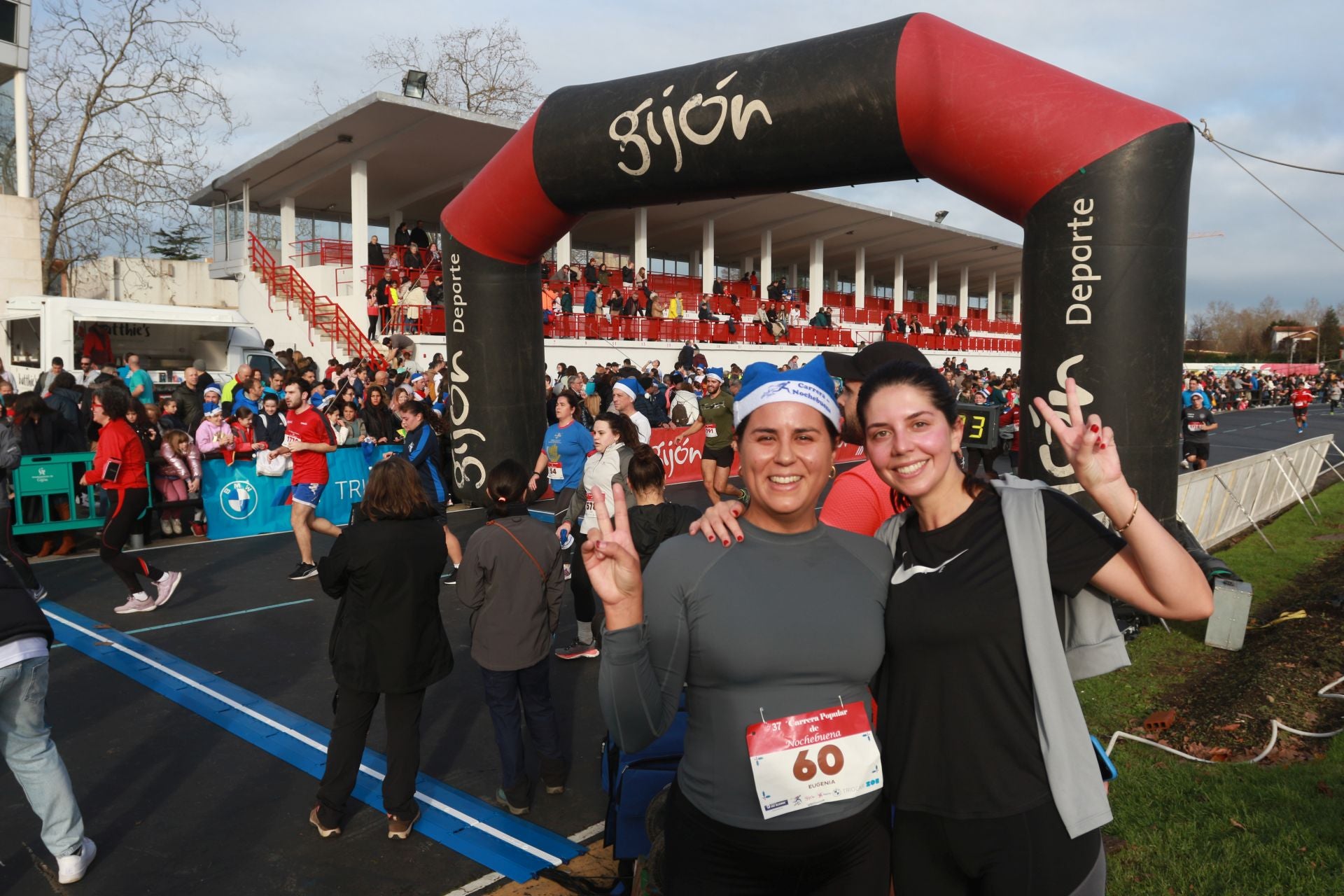 Una carrera mañanera para empezar la Nochebuena en Gijón