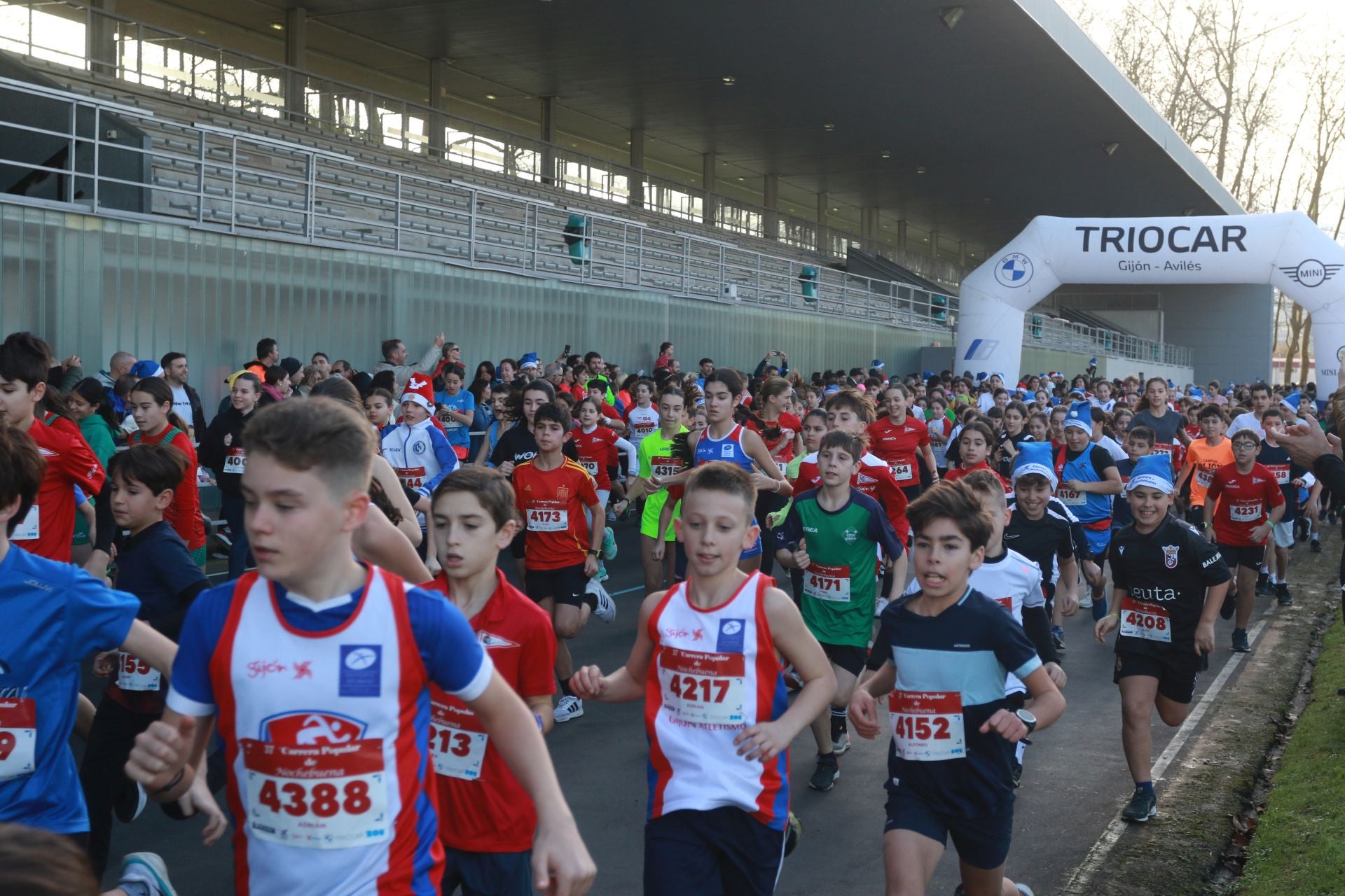 Una carrera mañanera para empezar la Nochebuena en Gijón