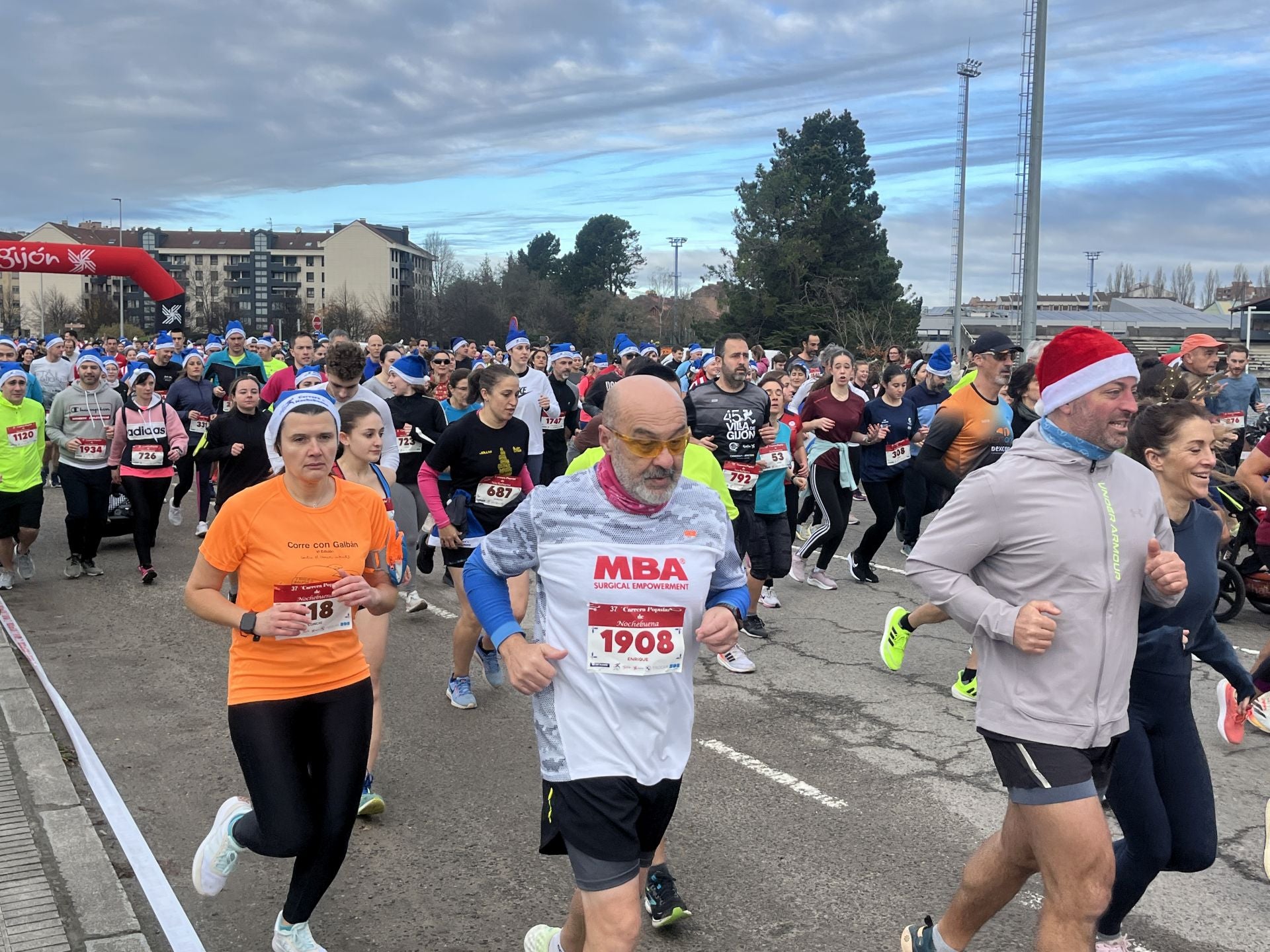 Una carrera mañanera para empezar la Nochebuena en Gijón