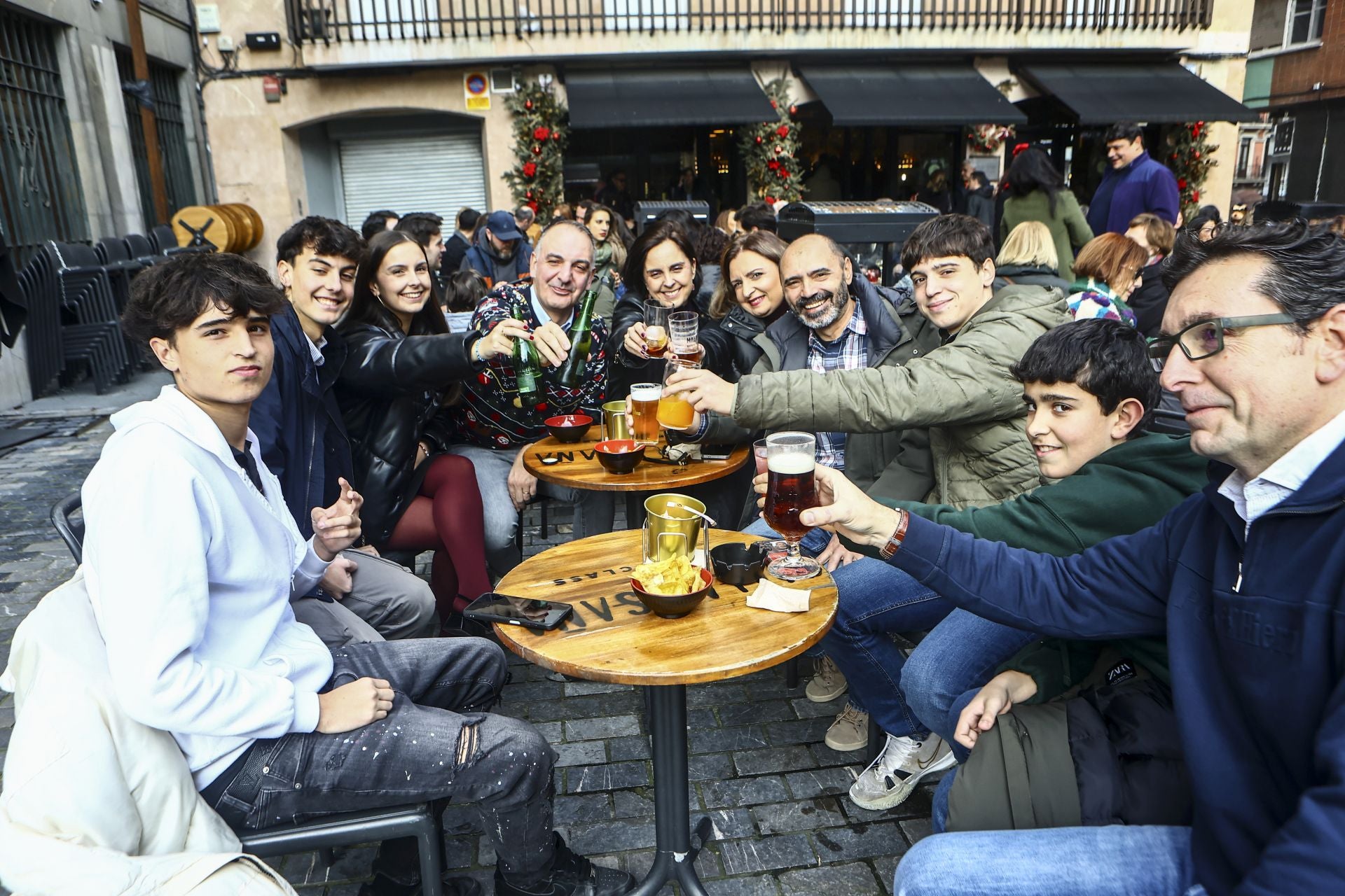 De vermuteo en Nochebuena: Asturias brinda en las terrazas