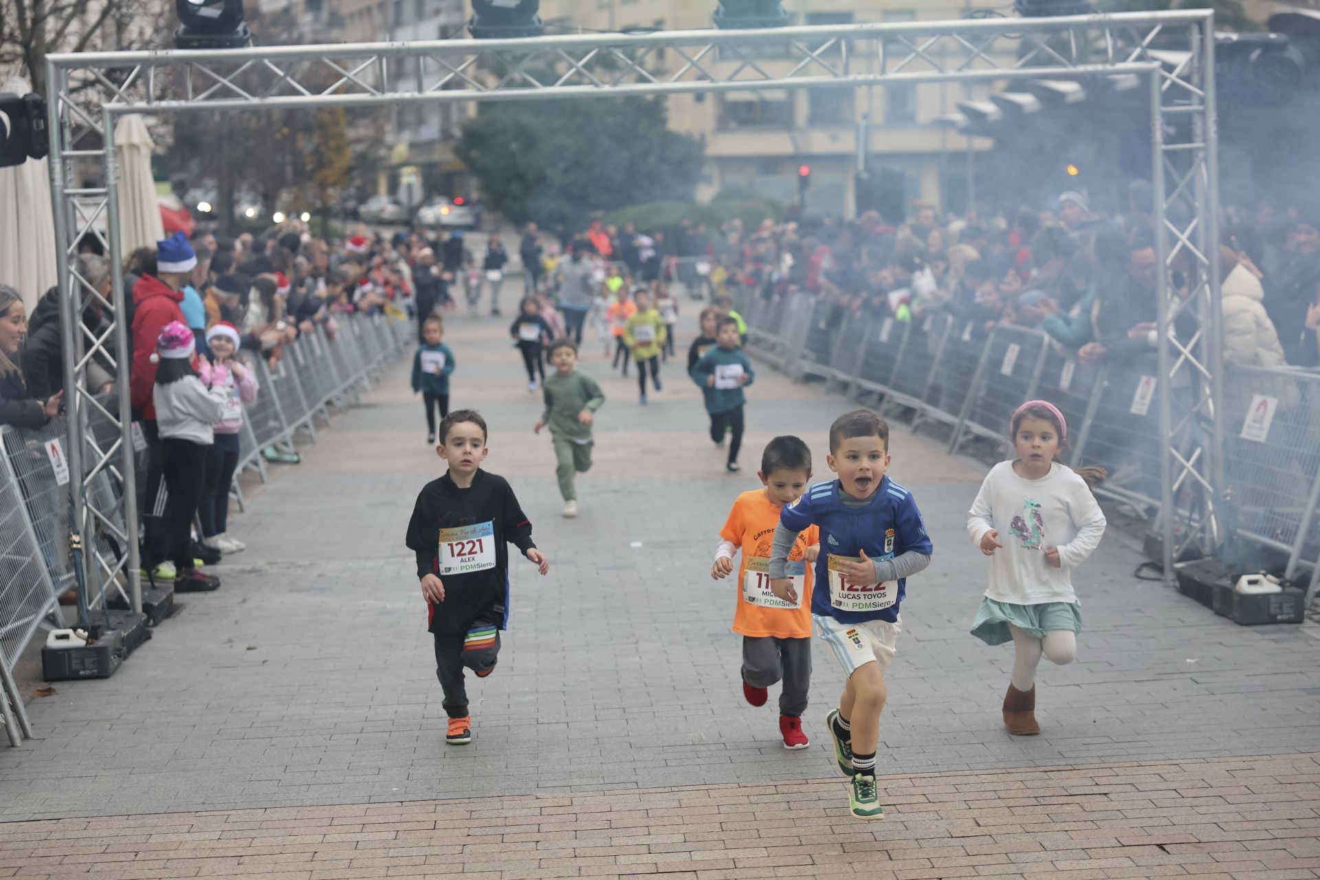 Siero se adelanta a la Nochevieja: todas las fotos de la Carrera de Fin de año