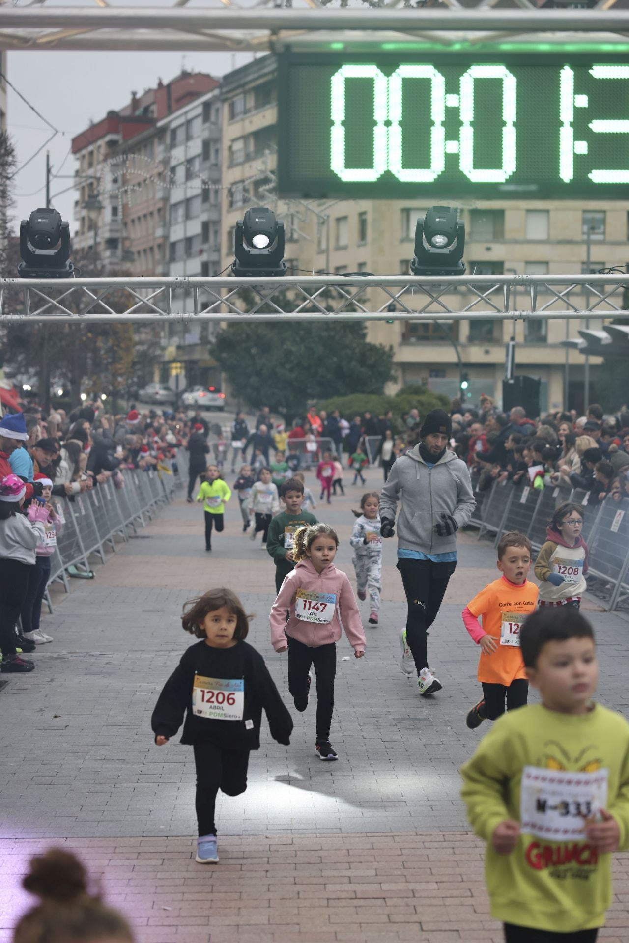 Siero se adelanta a la Nochevieja: todas las fotos de la Carrera de Fin de año