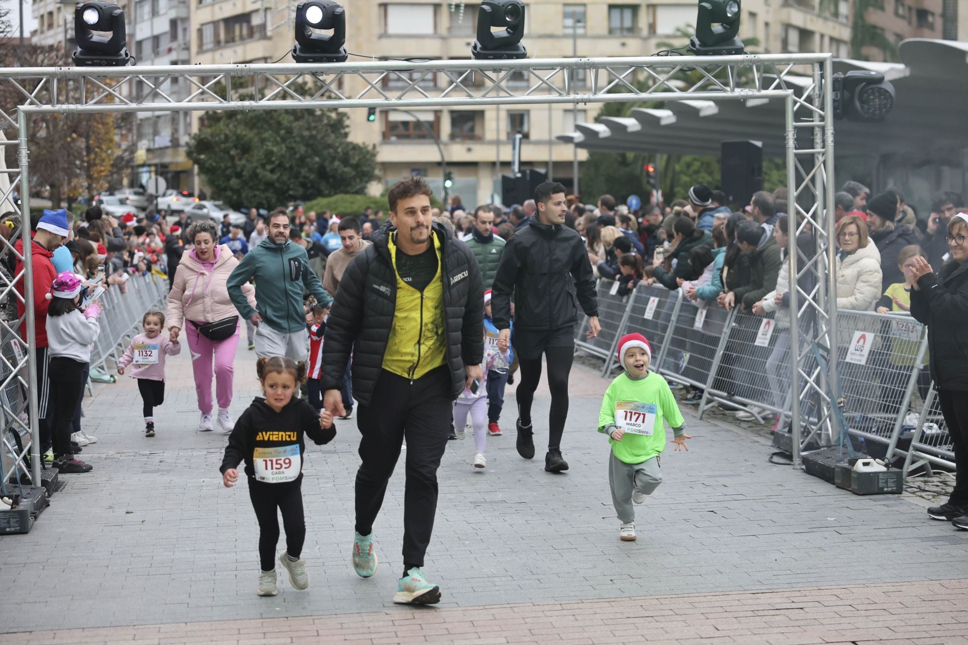 Siero se adelanta a la Nochevieja: todas las fotos de la Carrera de Fin de año