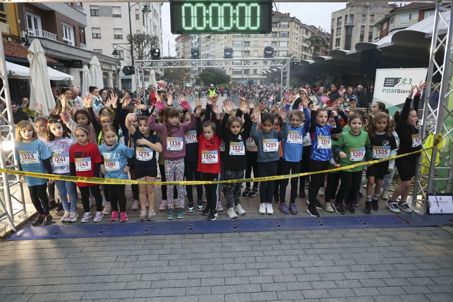 Siero se adelanta a la Nochevieja: todas las fotos de la Carrera de Fin de año