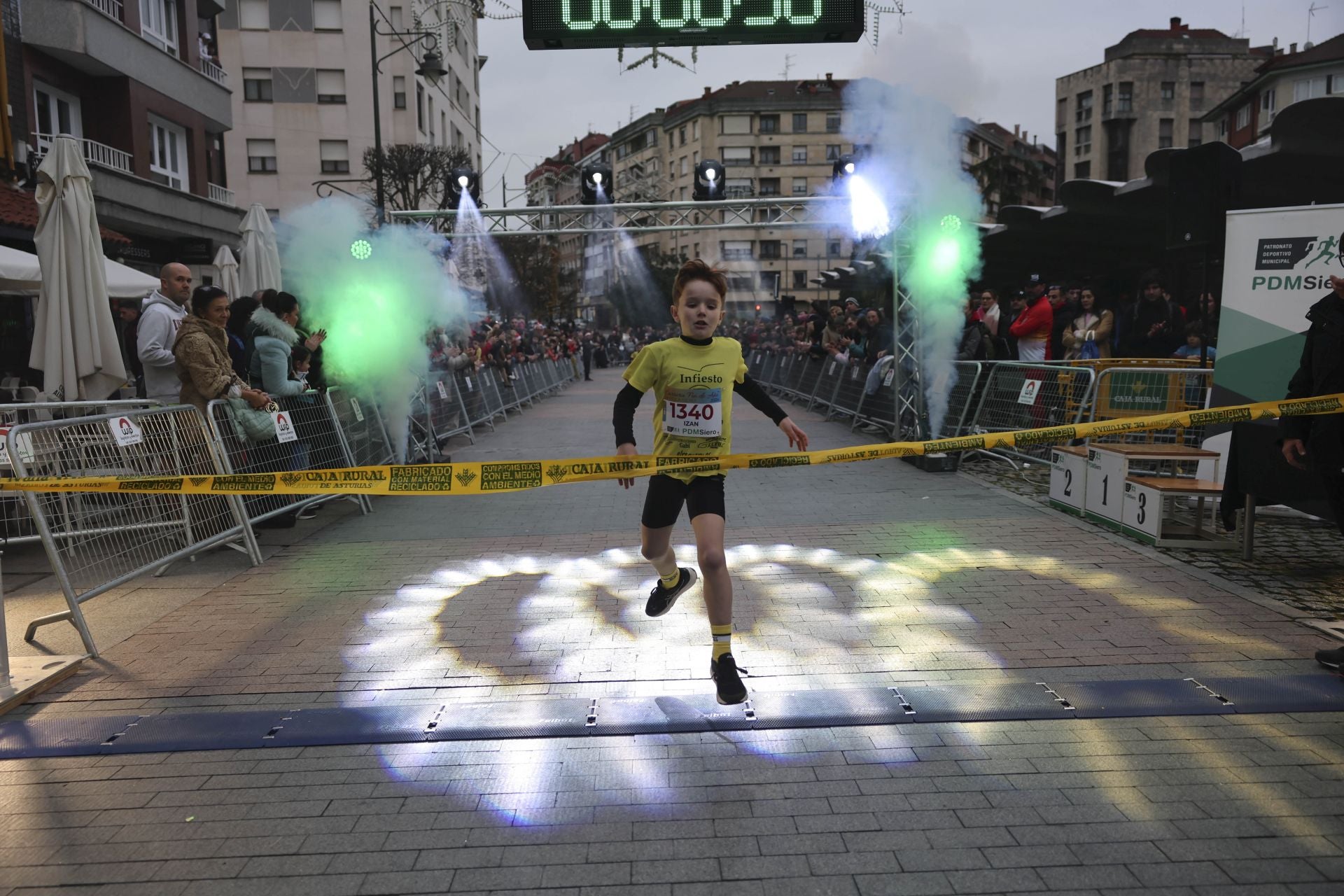 Siero se adelanta a la Nochevieja: todas las fotos de la Carrera de Fin de año