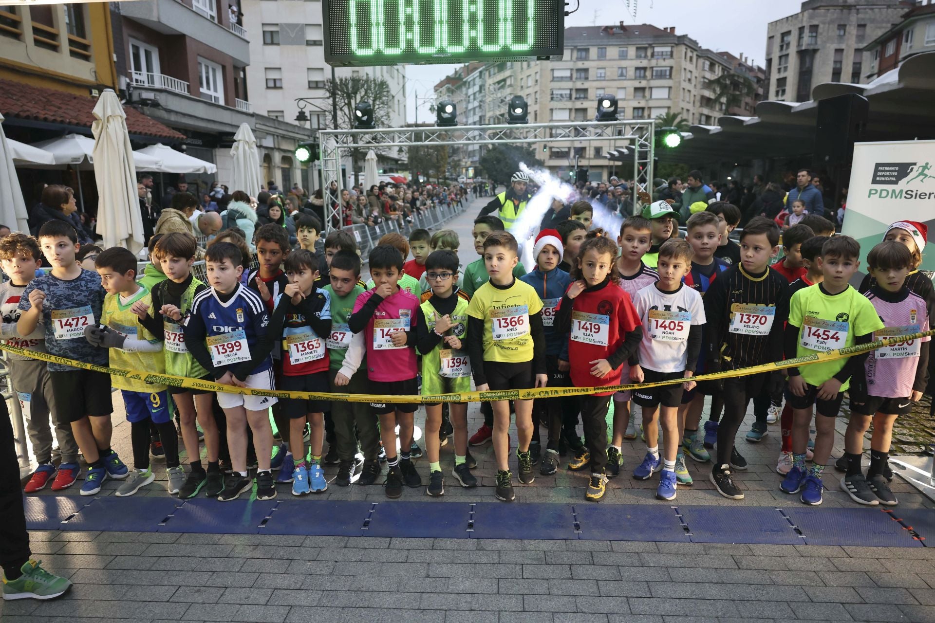 Siero se adelanta a la Nochevieja: todas las fotos de la Carrera de Fin de año