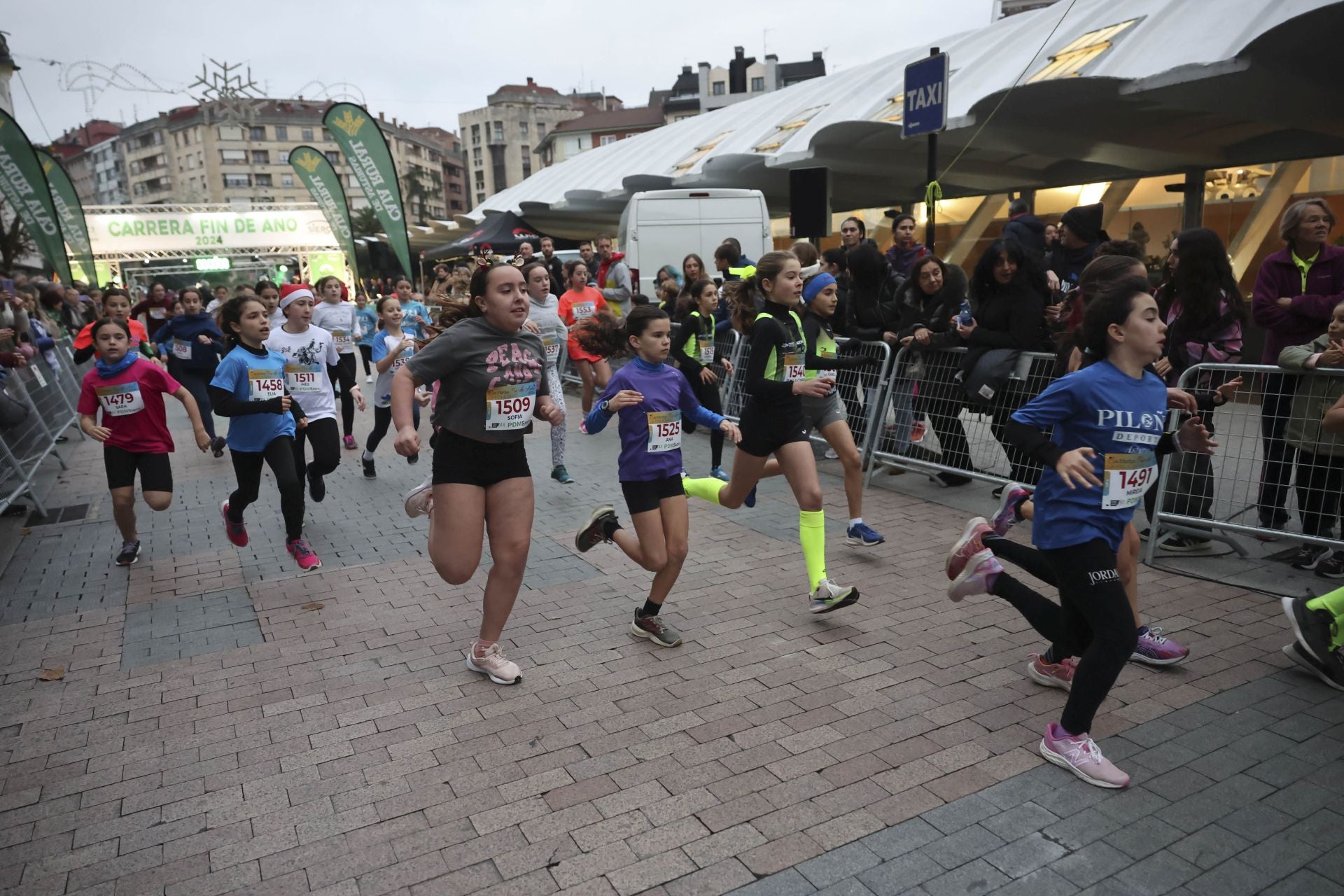 Siero se adelanta a la Nochevieja: todas las fotos de la Carrera de Fin de año